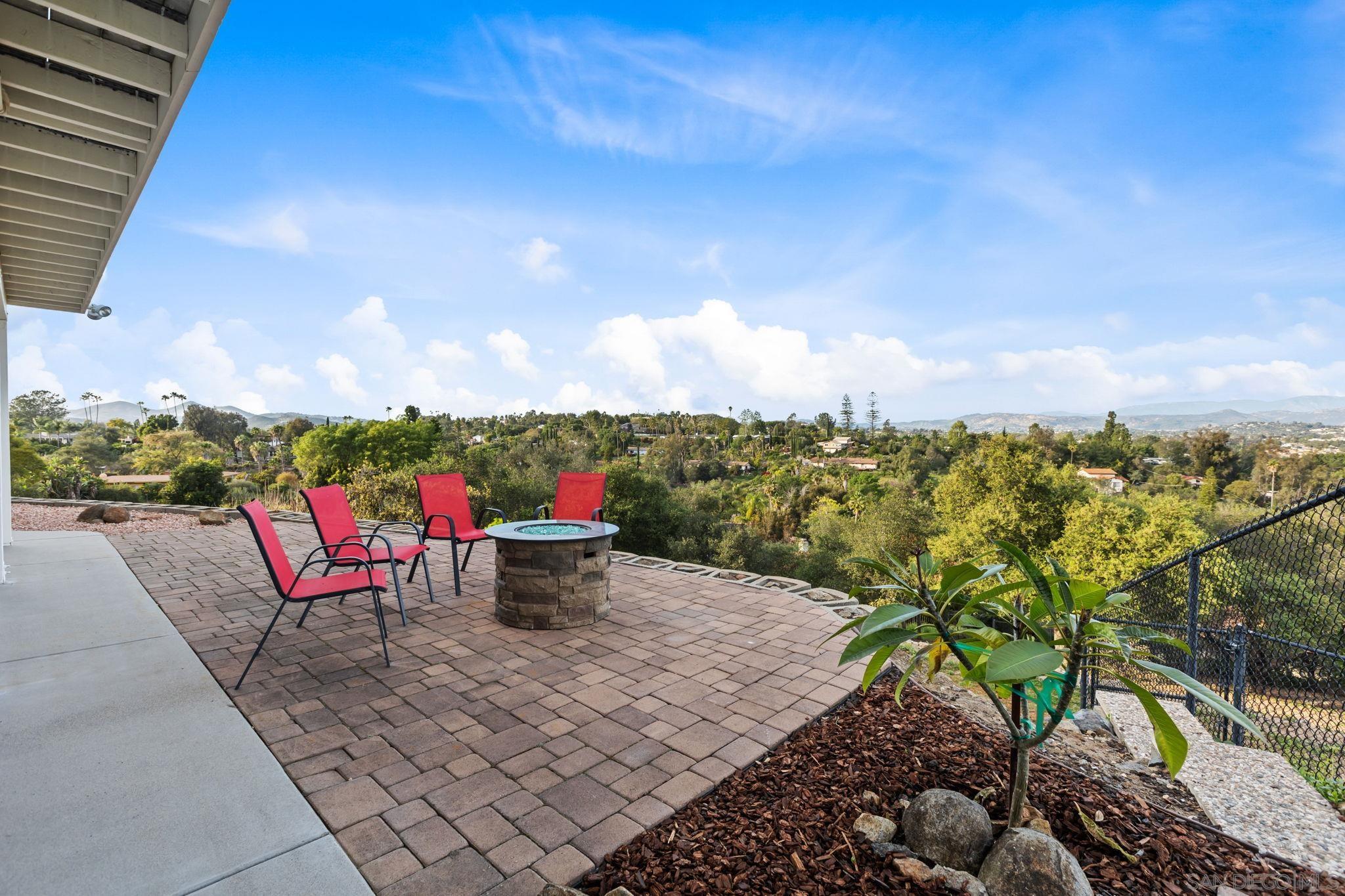 Detail Gallery Image 25 of 31 For 1033  via Contenta, Escondido,  CA 92029 - 5 Beds | 3/1 Baths