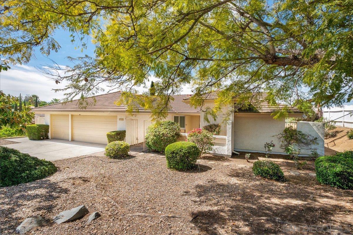 Detail Gallery Image 3 of 55 For 17526  Saint Andrews, Poway,  CA 92064 - 5 Beds | 2/1 Baths