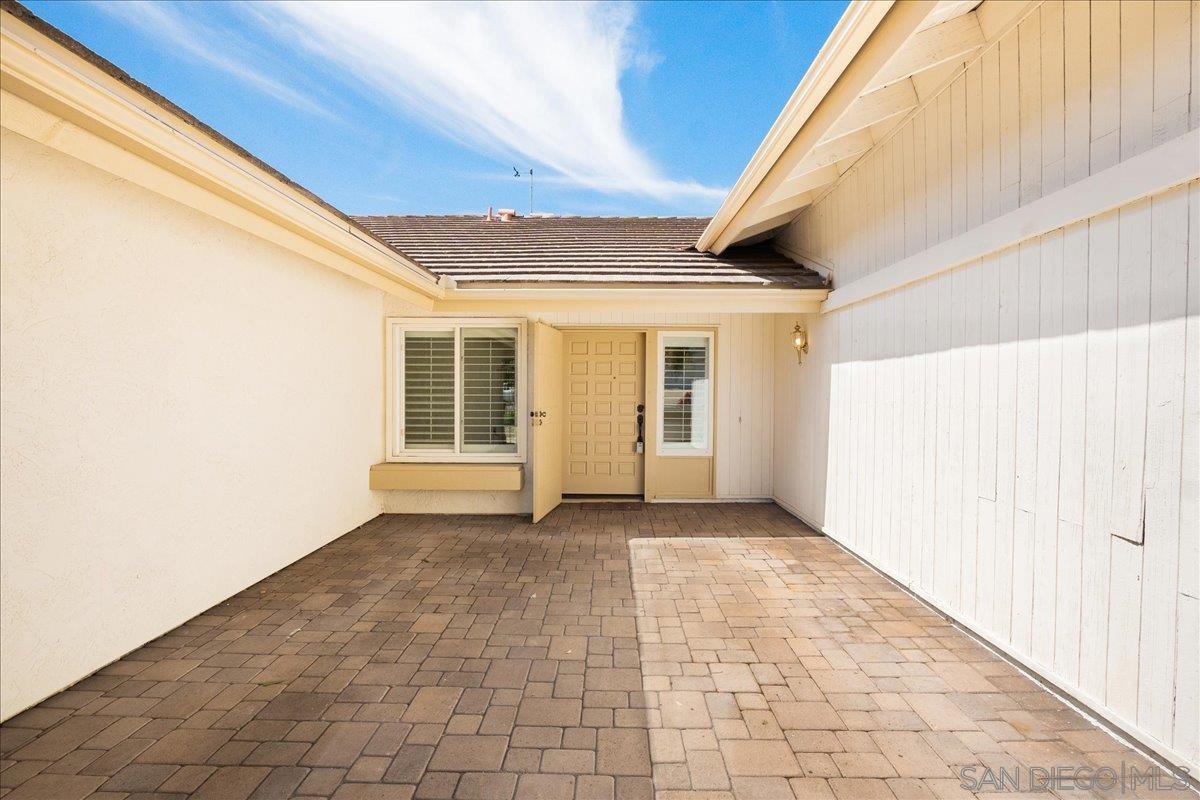 Detail Gallery Image 5 of 55 For 17526  Saint Andrews, Poway,  CA 92064 - 5 Beds | 2/1 Baths