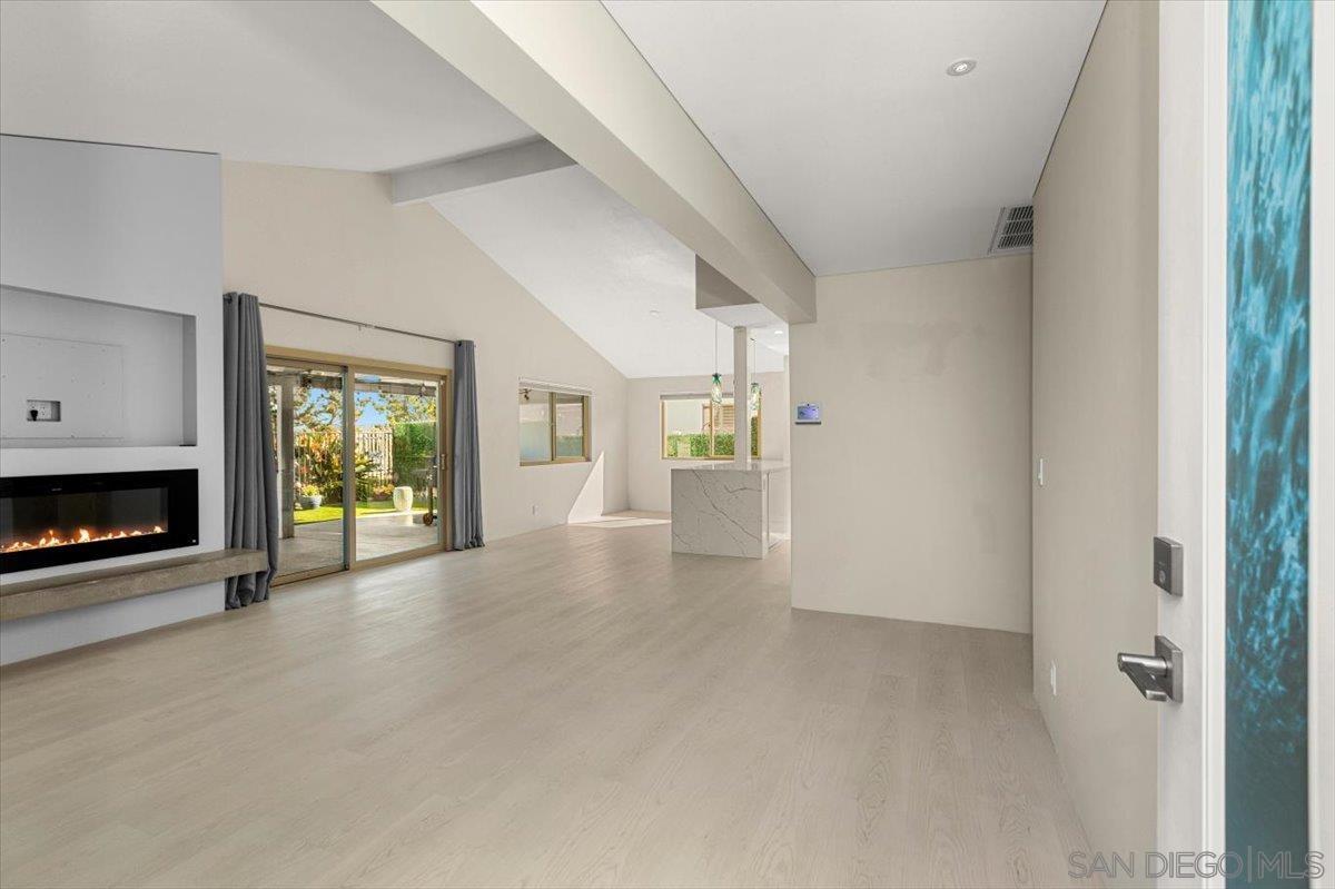 Detail Gallery Image 5 of 41 For 3501 N Sundown, Oceanside,  CA 92056 - 2 Beds | 2 Baths