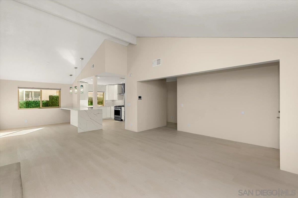 Detail Gallery Image 8 of 41 For 3501 N Sundown, Oceanside,  CA 92056 - 2 Beds | 2 Baths