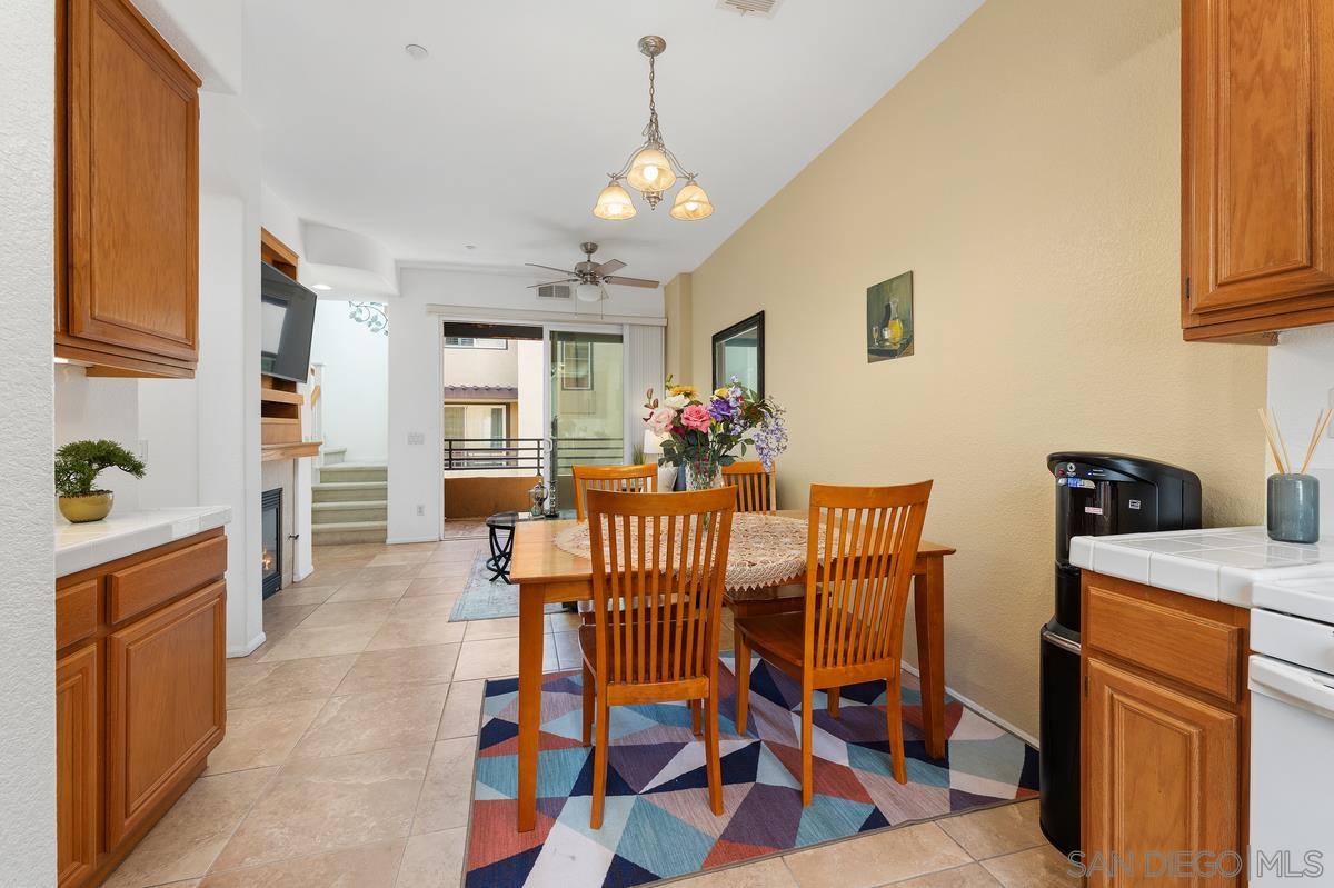 Detail Gallery Image 11 of 33 For 2908  Escala Cir, San Diego,  CA 92108 - 3 Beds | 3 Baths