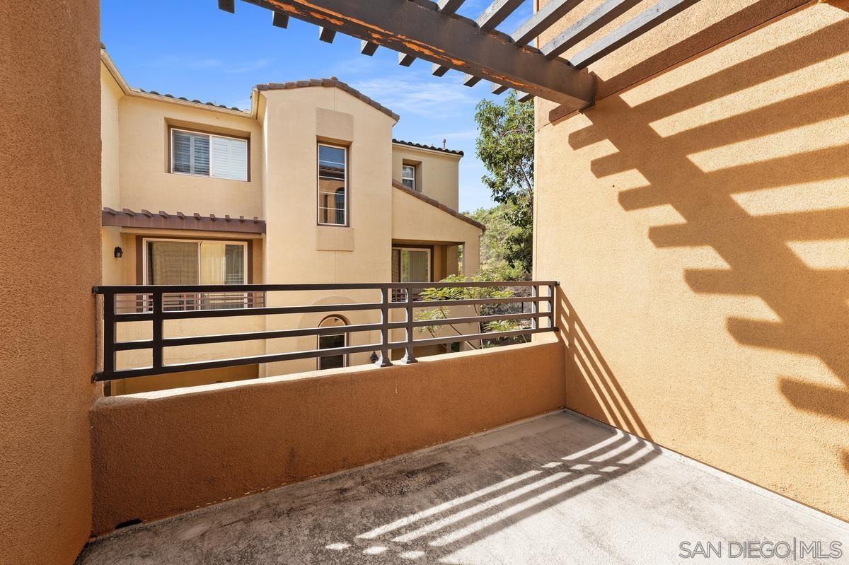 Detail Gallery Image 6 of 33 For 2908  Escala Cir, San Diego,  CA 92108 - 3 Beds | 3 Baths