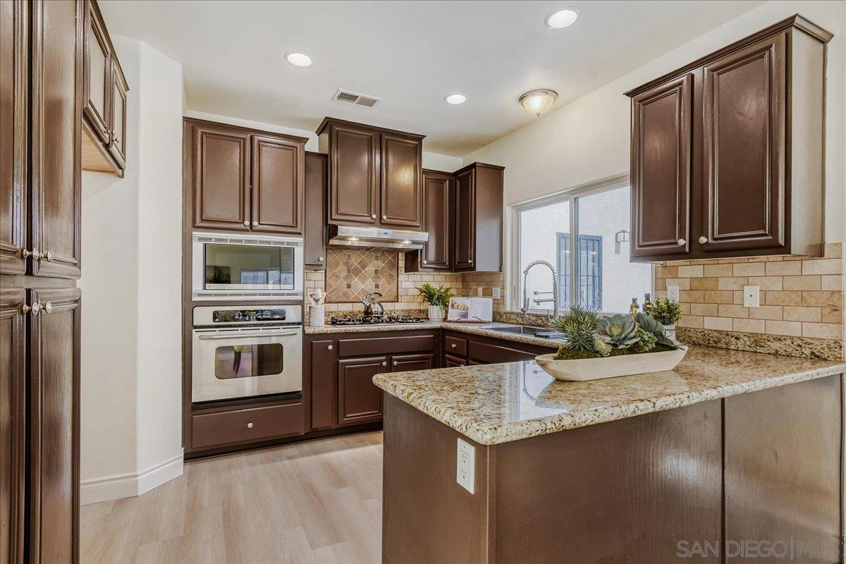 Detail Gallery Image 11 of 37 For 1974  Olivia Gln, Escondido,  CA 92025 - 4 Beds | 2/1 Baths