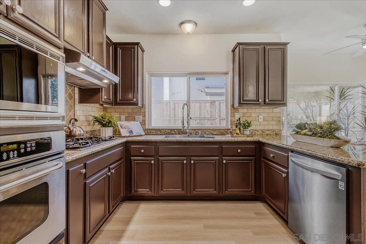 Detail Gallery Image 13 of 37 For 1974  Olivia Gln, Escondido,  CA 92025 - 4 Beds | 2/1 Baths