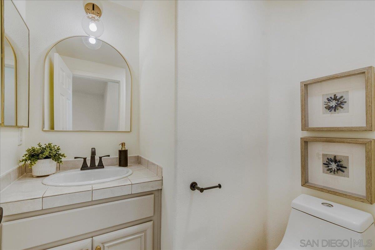 Detail Gallery Image 7 of 37 For 1974  Olivia Gln, Escondido,  CA 92025 - 4 Beds | 2/1 Baths