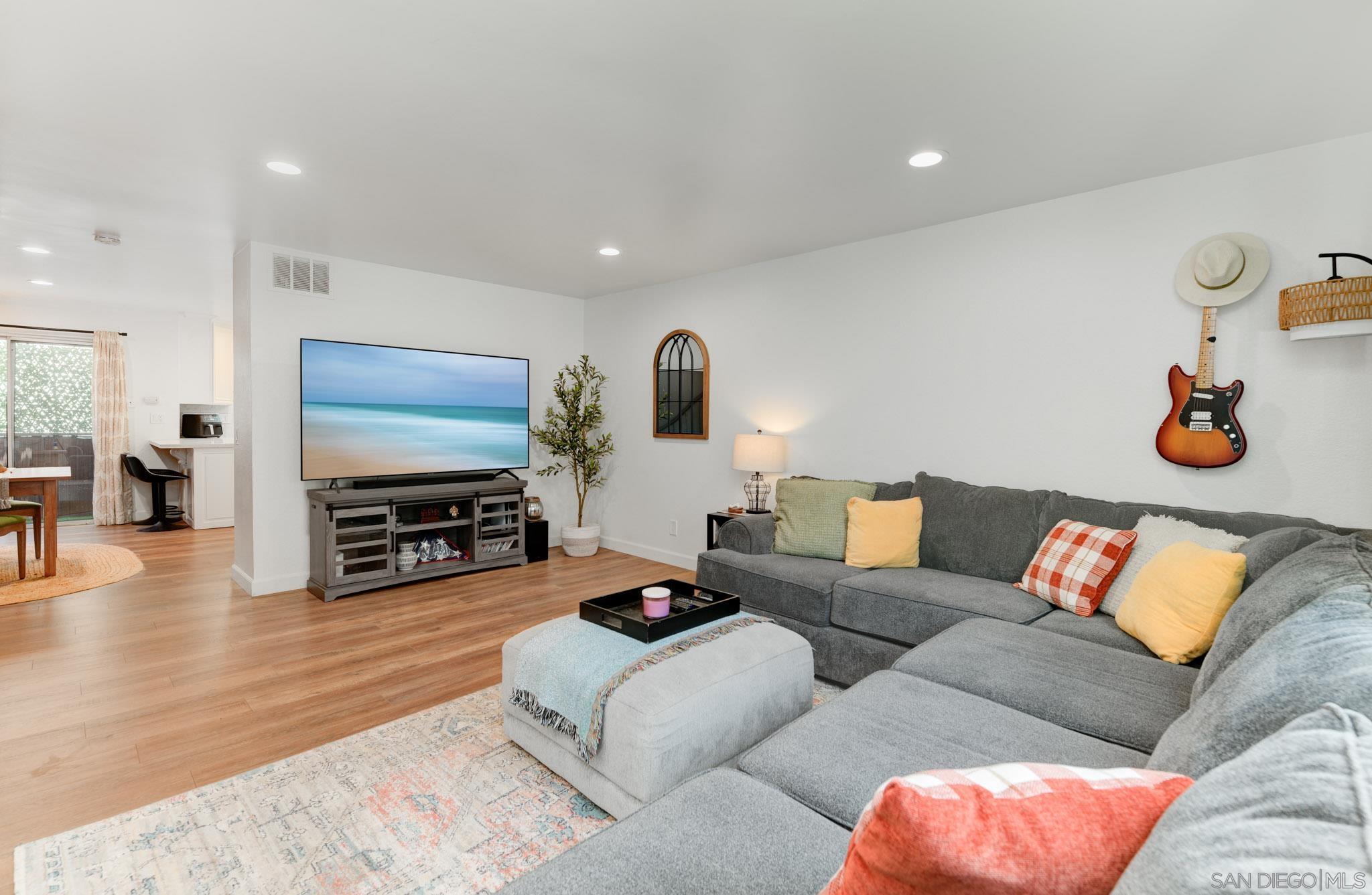 Front Image Thumbnail for SD260006312