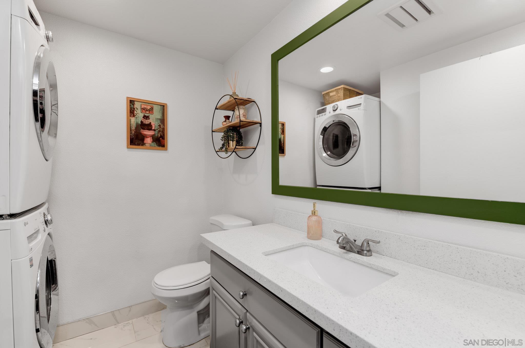 Detail Gallery Image 17 of 25 For 3631  Lemona  #C,  San Diego,  CA 92105 - 2 Beds | 1/1 Baths