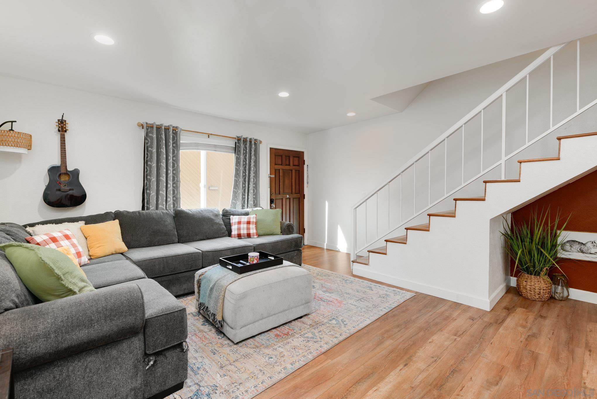 Detail Gallery Image 3 of 25 For 3631  Lemona  #C,  San Diego,  CA 92105 - 2 Beds | 1/1 Baths