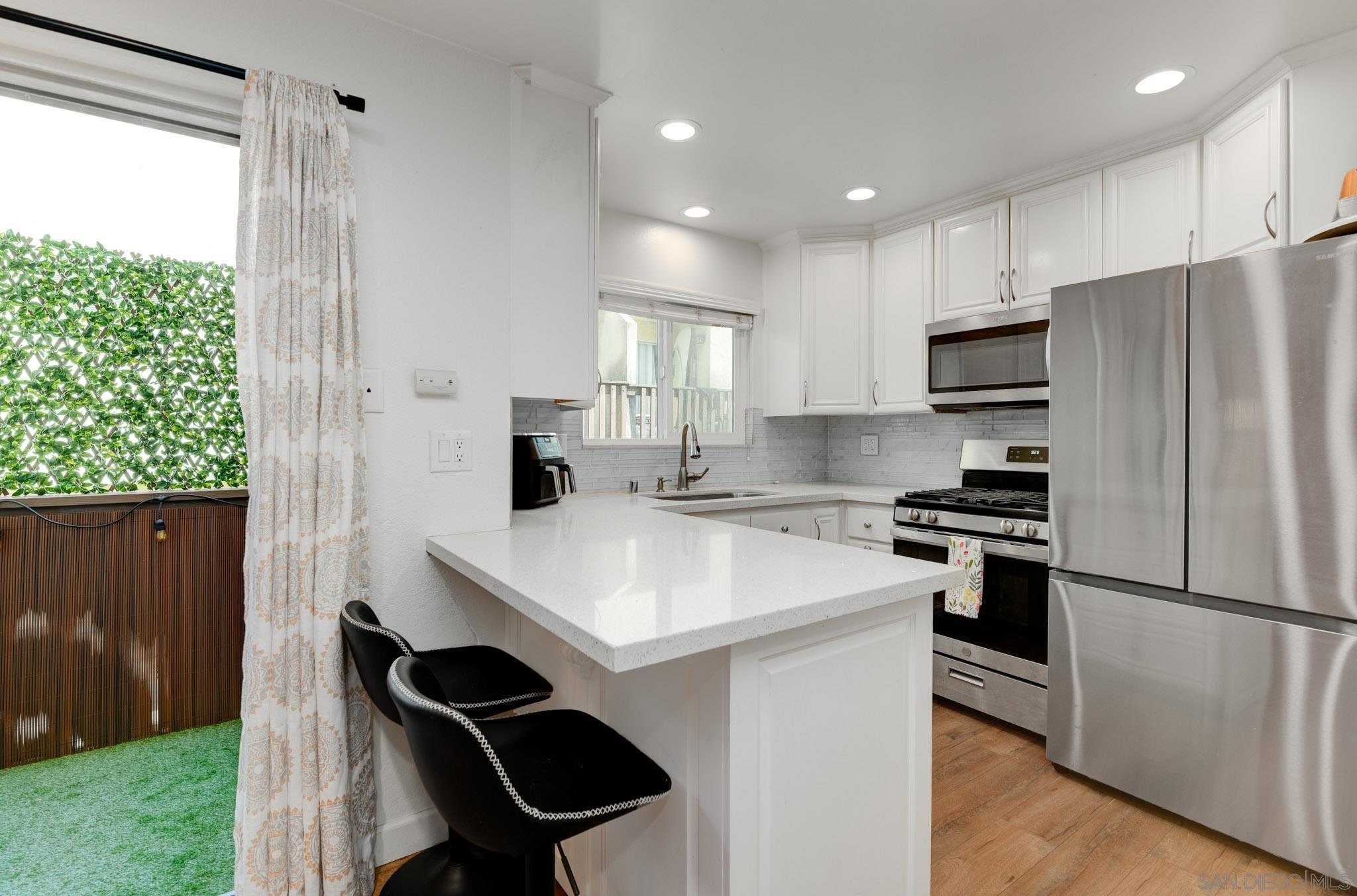 Detail Gallery Image 6 of 25 For 3631  Lemona  #C,  San Diego,  CA 92105 - 2 Beds | 1/1 Baths