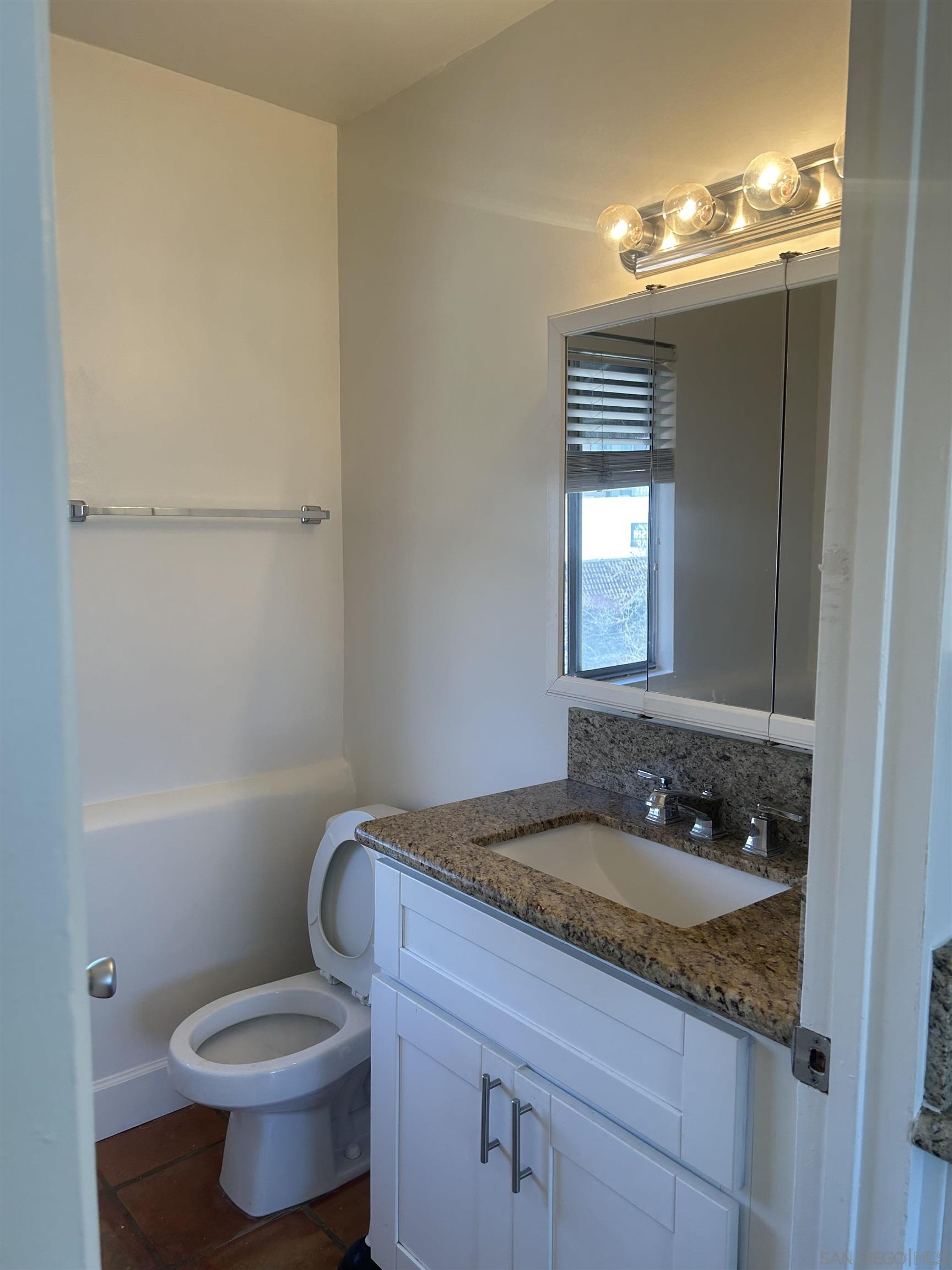 Detail Gallery Image 6 of 8 For 3742  6th Ave. (-1/2), San Diego,  CA 92103 - 0 Beds | 1 Baths