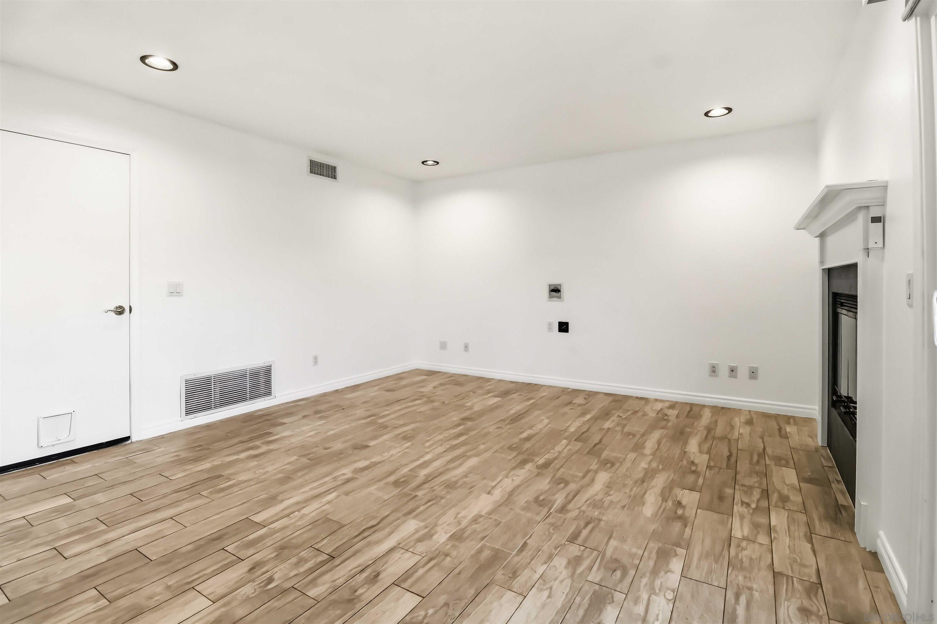 Detail Gallery Image 14 of 41 For 13170  Entreken Ave, San Diego,  CA 92129 - 4 Beds | 2/1 Baths