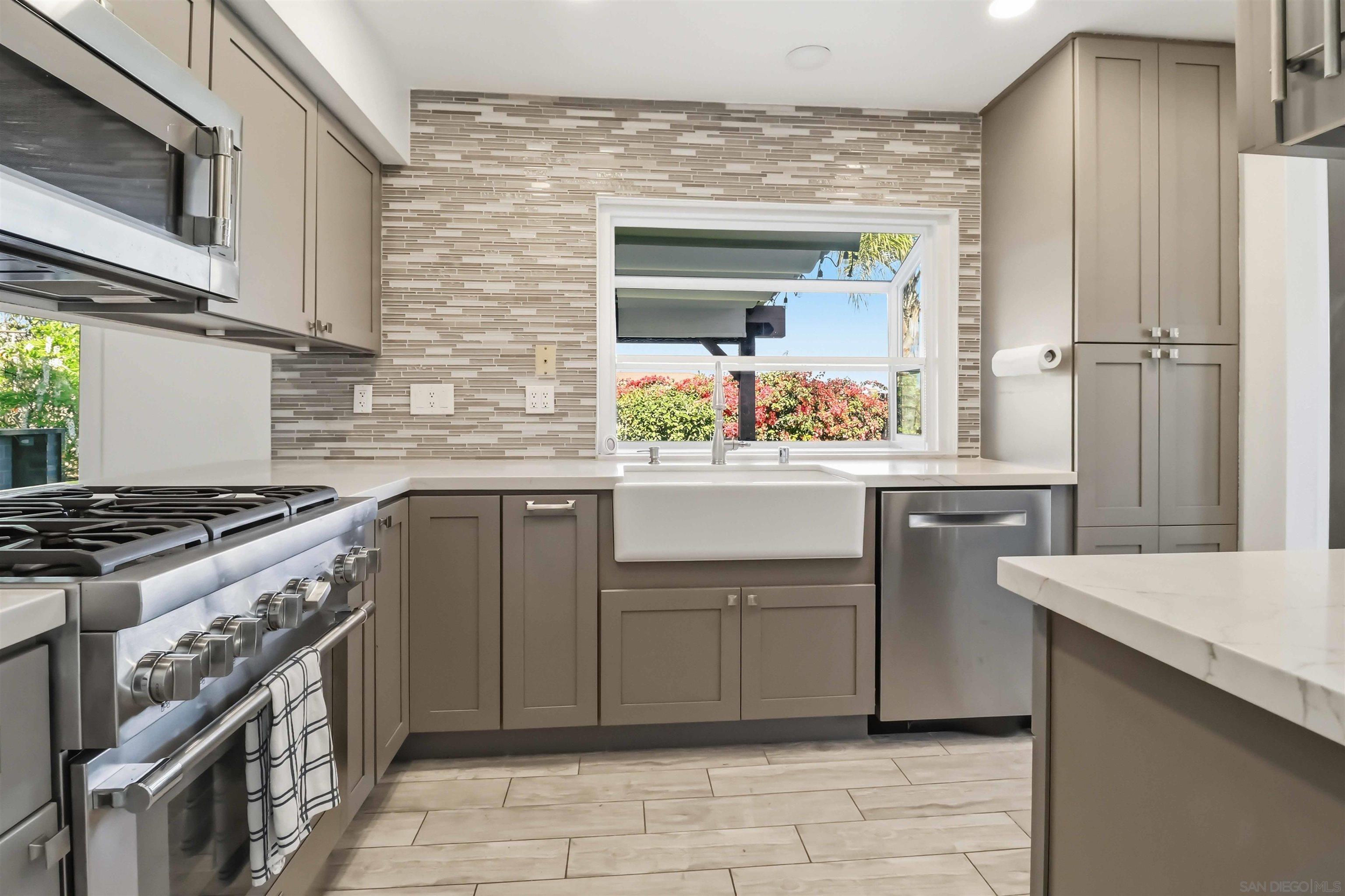 Detail Gallery Image 18 of 41 For 13170  Entreken Ave, San Diego,  CA 92129 - 4 Beds | 2/1 Baths