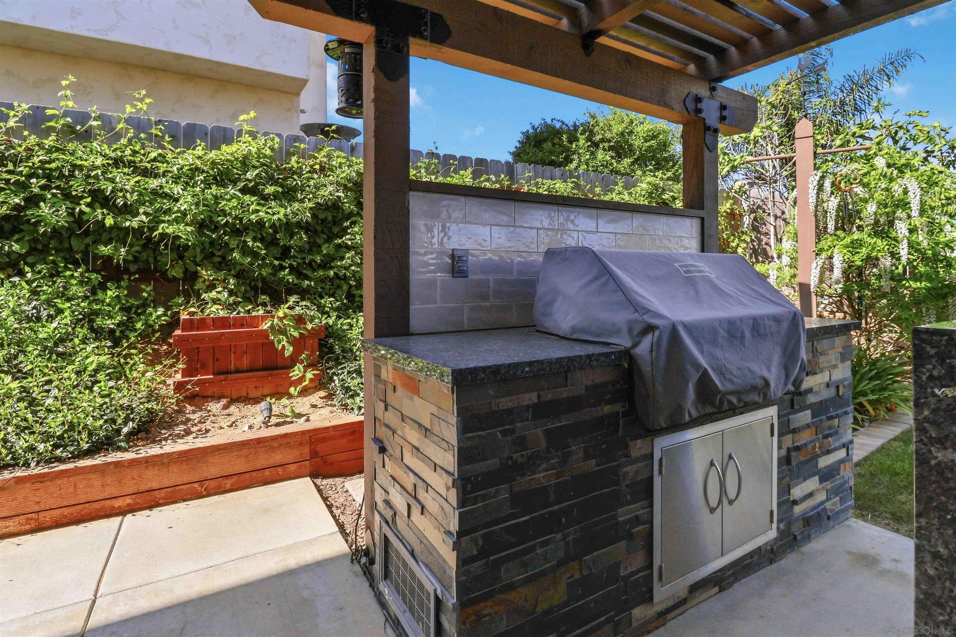 Detail Gallery Image 35 of 41 For 13170  Entreken Ave, San Diego,  CA 92129 - 4 Beds | 2/1 Baths