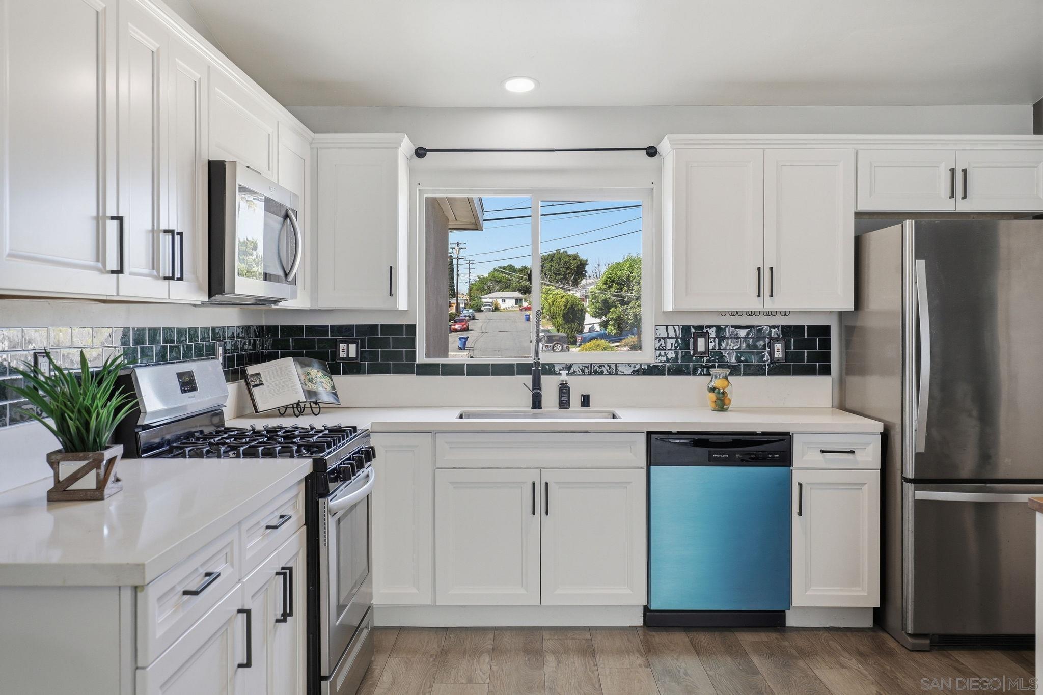 Detail Gallery Image 12 of 51 For 2610  Sheri Ln, Lemon Grove,  CA 91945 - 3 Beds | 2 Baths