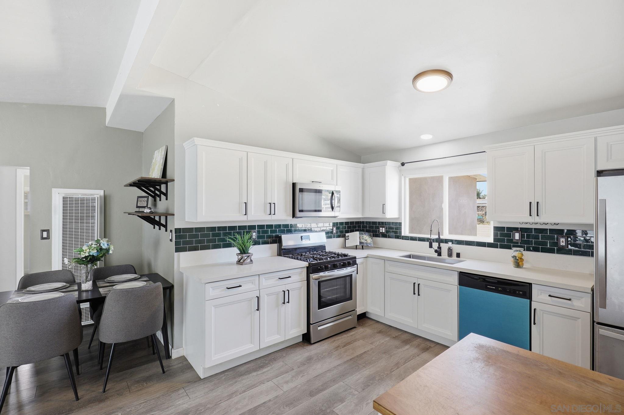 Detail Gallery Image 13 of 51 For 2610  Sheri Ln, Lemon Grove,  CA 91945 - 3 Beds | 2 Baths