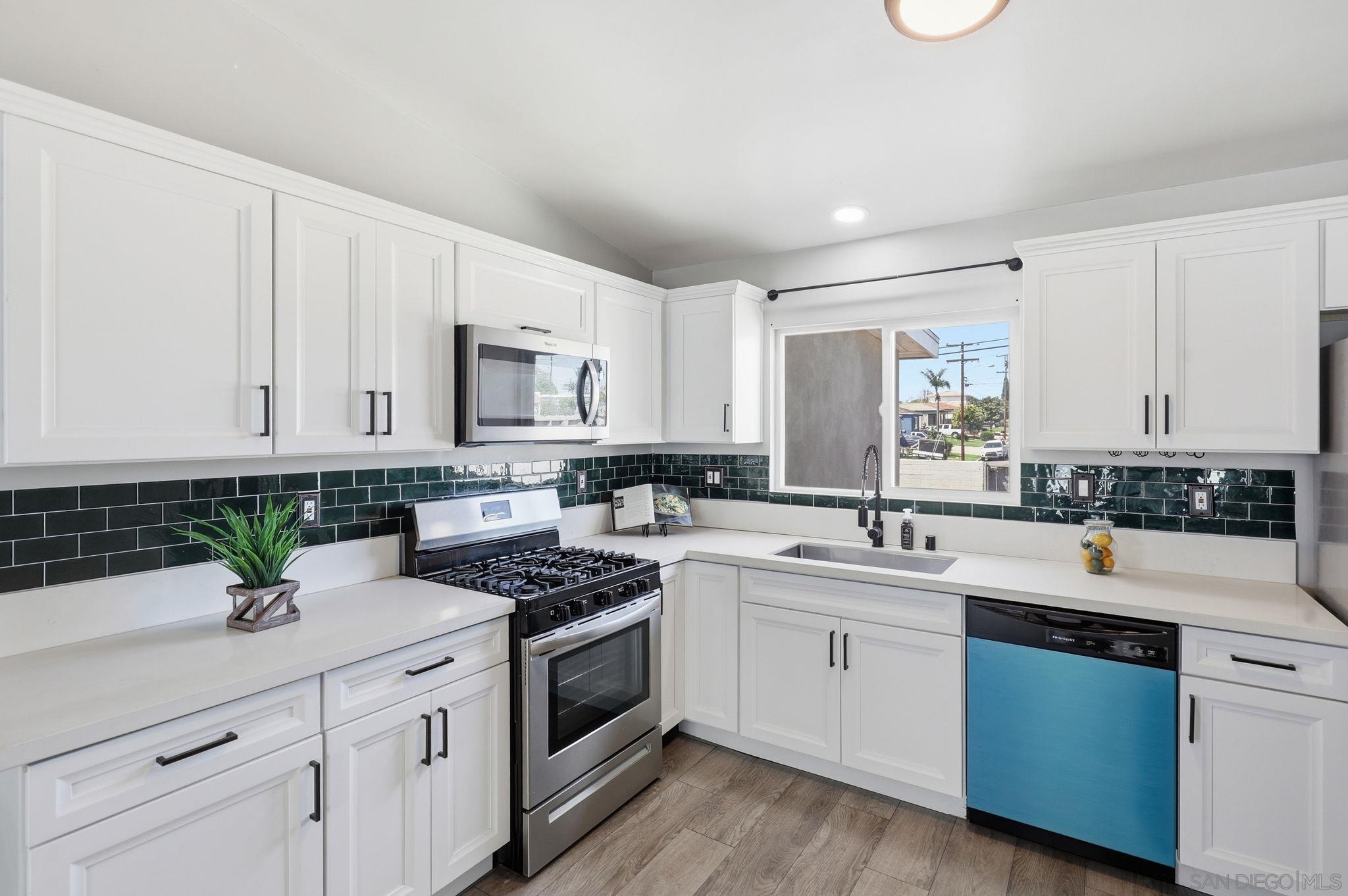 Detail Gallery Image 16 of 51 For 2610  Sheri Ln, Lemon Grove,  CA 91945 - 3 Beds | 2 Baths