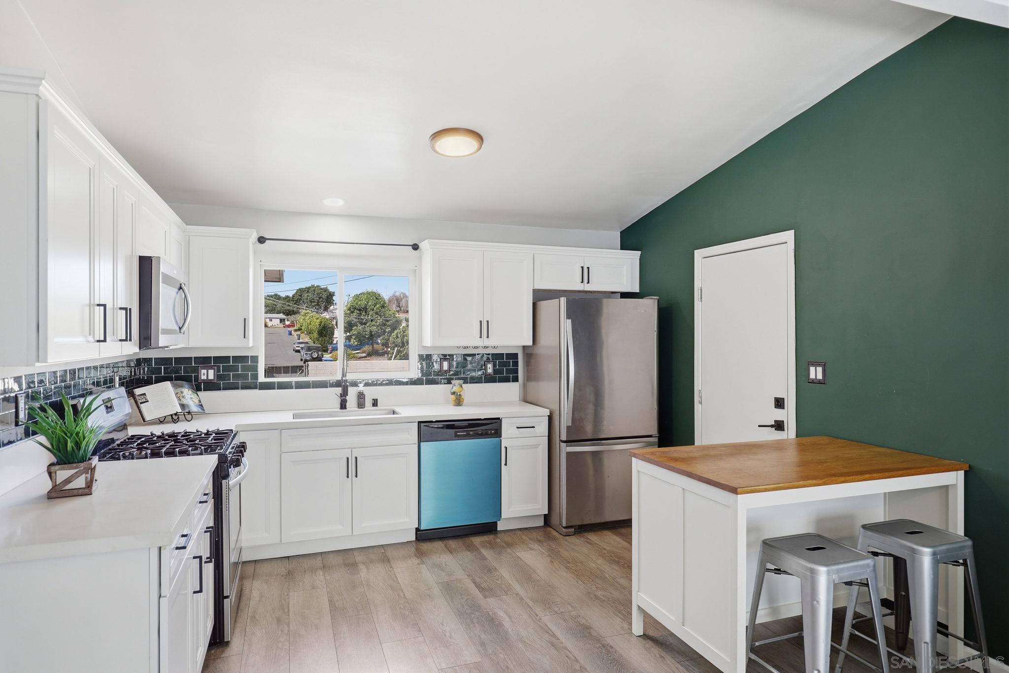 Detail Gallery Image 17 of 51 For 2610  Sheri Ln, Lemon Grove,  CA 91945 - 3 Beds | 2 Baths