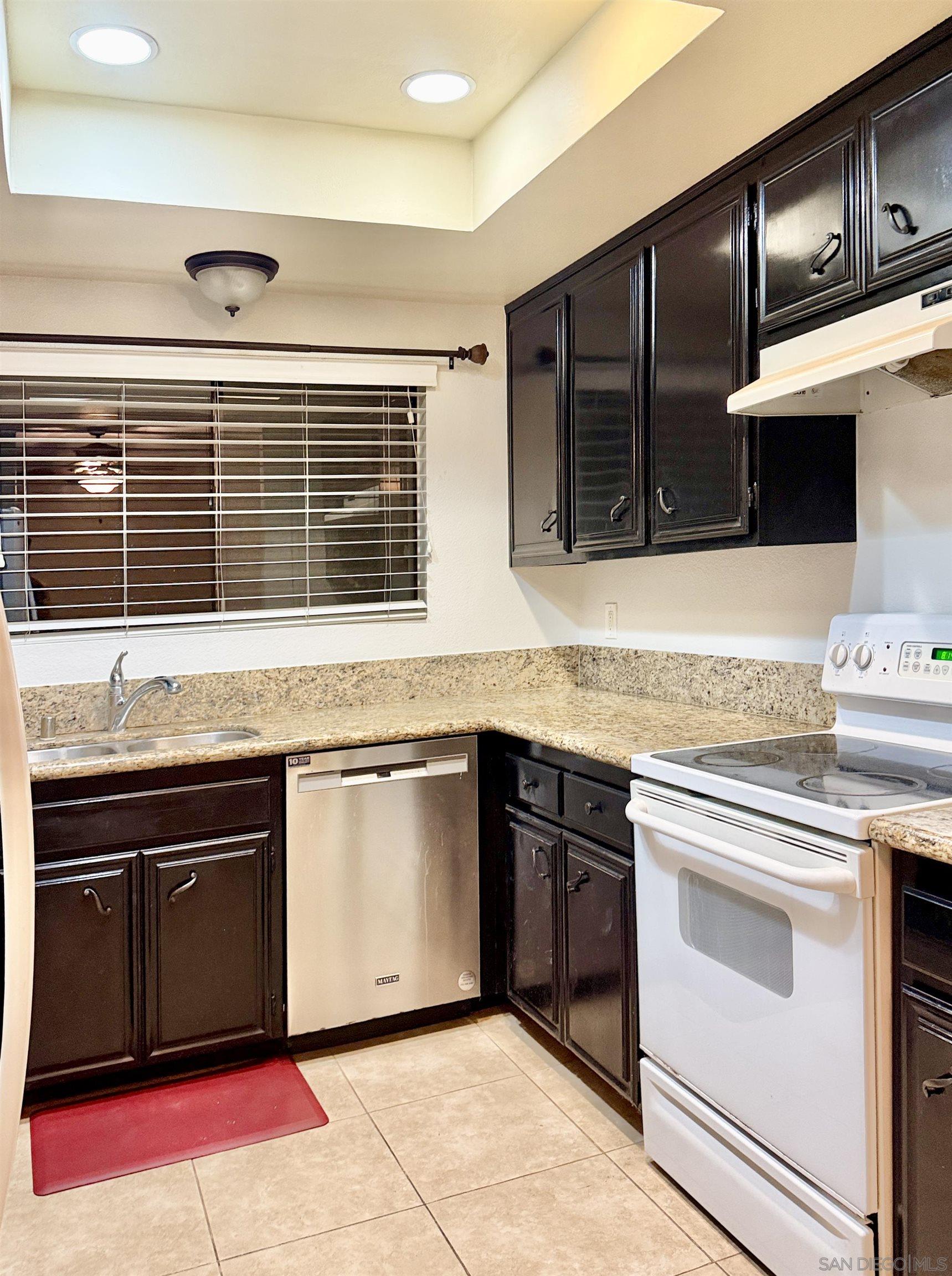 Detail Gallery Image 3 of 28 For 4275  Asher St  54, San Diego,  CA 92110 - 2 Beds | 2 Baths