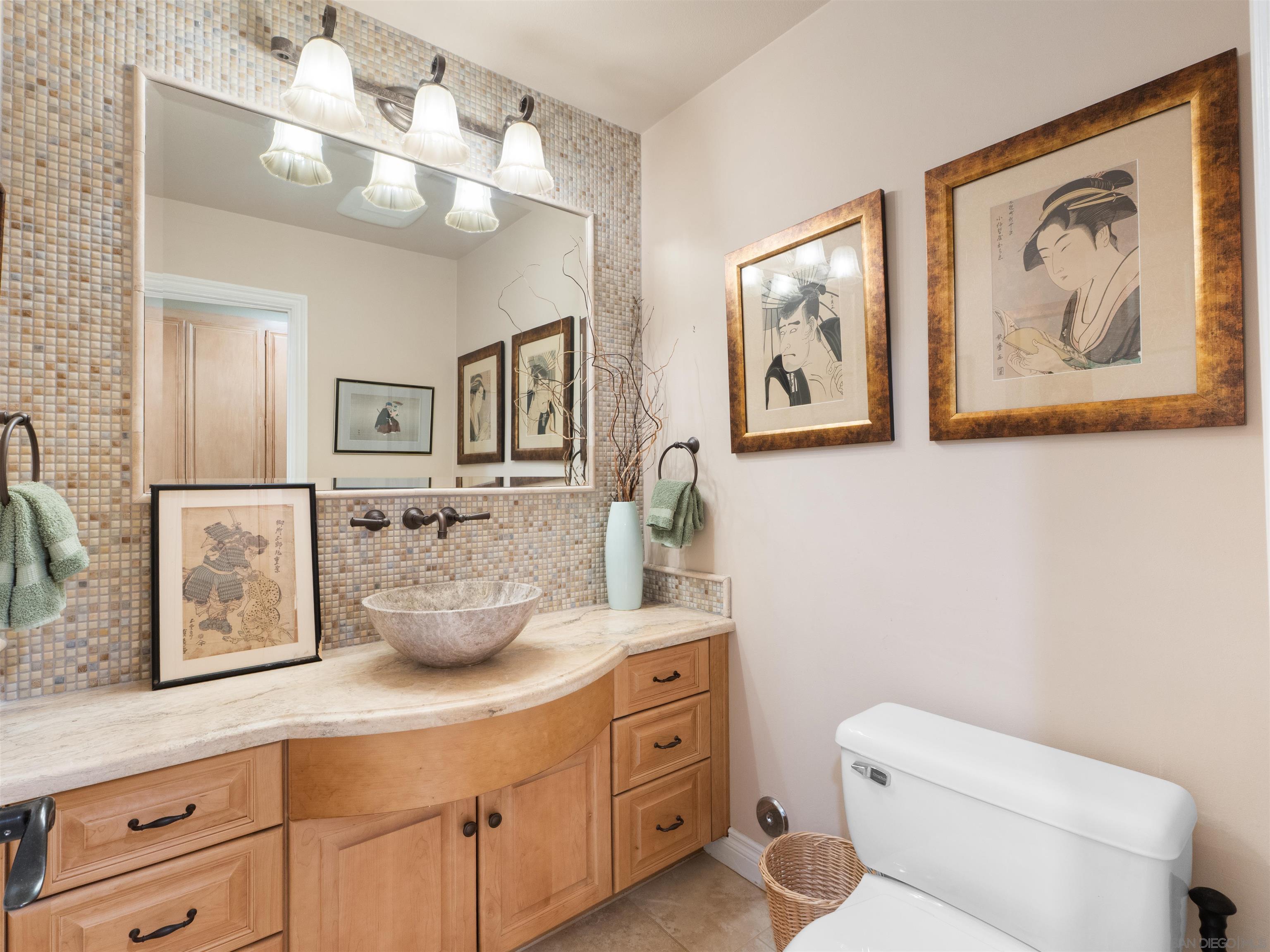 Detail Gallery Image 12 of 21 For 352  Calle Bonita, Escondido,  CA 92029 - 4 Beds | 2/1 Baths