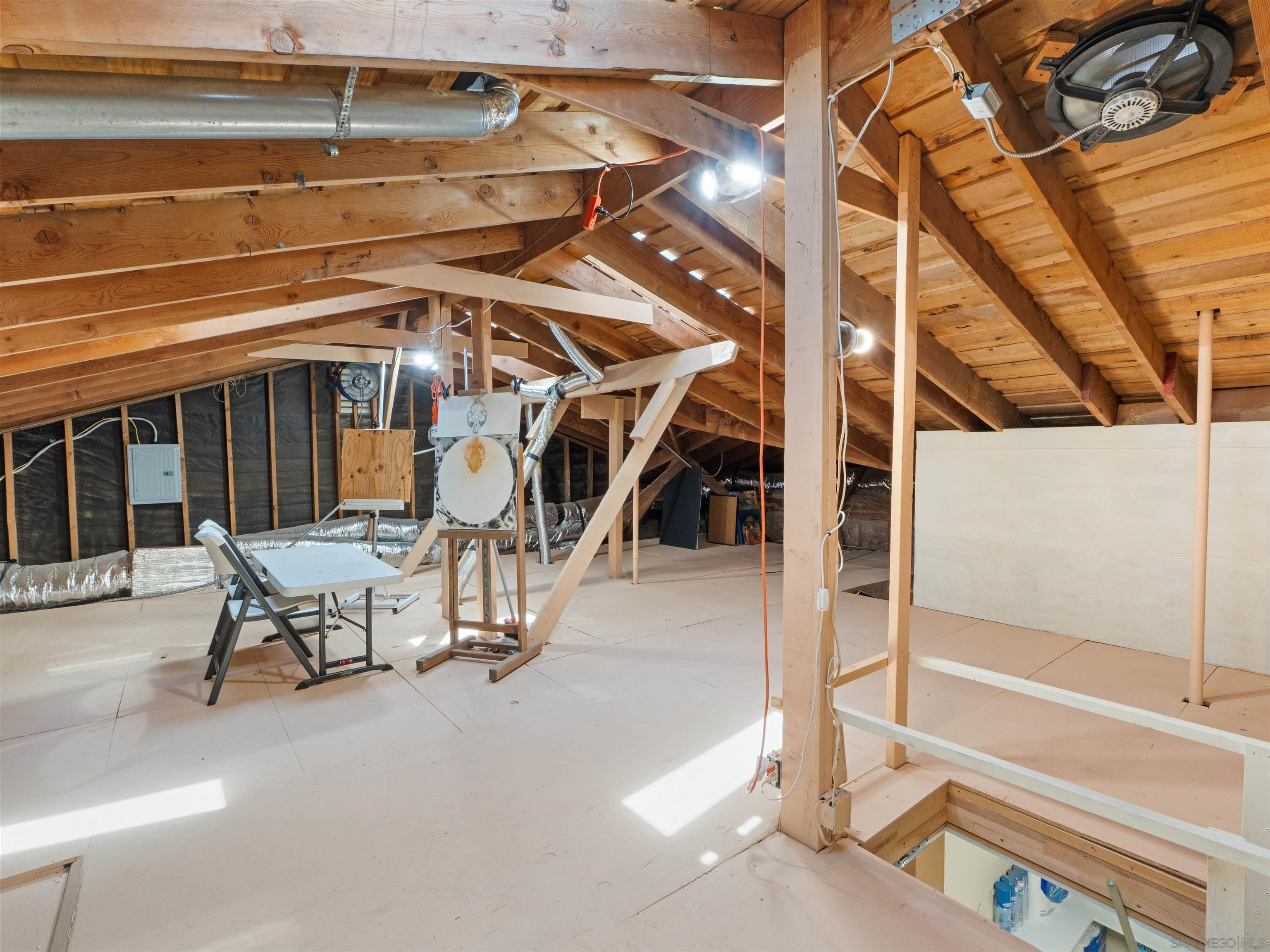 Detail Gallery Image 14 of 21 For 352  Calle Bonita, Escondido,  CA 92029 - 4 Beds | 2/1 Baths