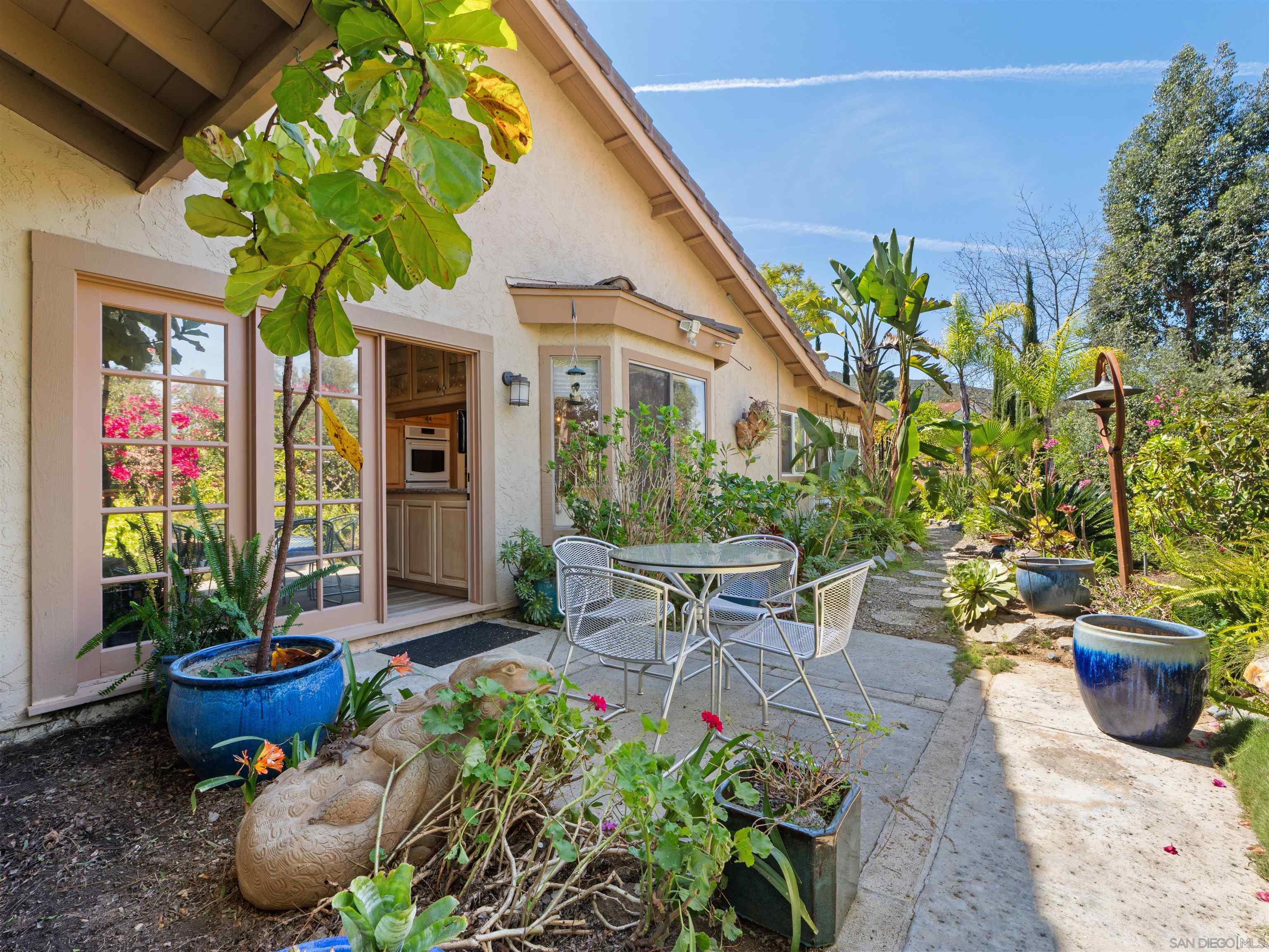 Detail Gallery Image 17 of 21 For 352  Calle Bonita, Escondido,  CA 92029 - 4 Beds | 2/1 Baths