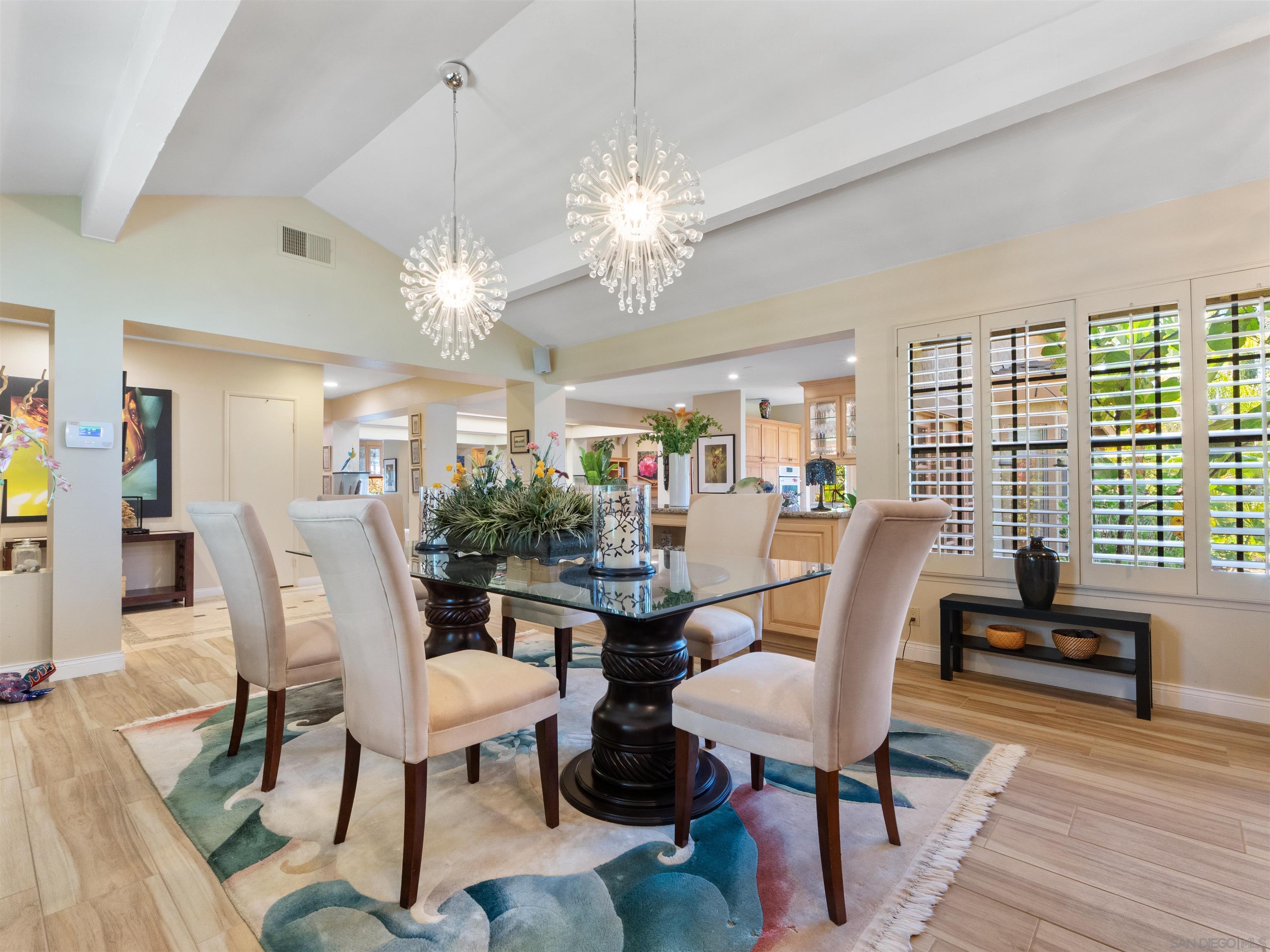 Detail Gallery Image 3 of 21 For 352  Calle Bonita, Escondido,  CA 92029 - 4 Beds | 2/1 Baths