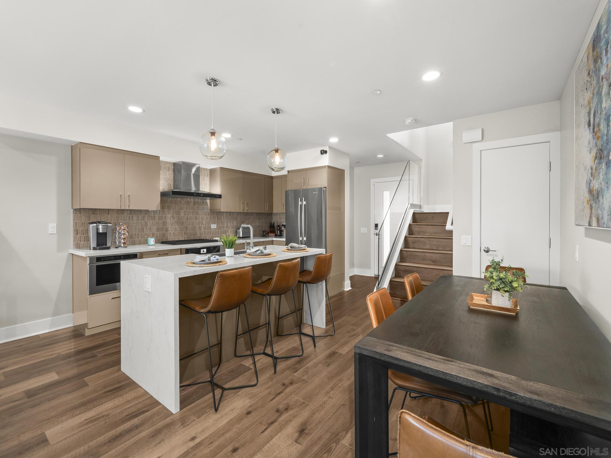 Detail Gallery Image 13 of 35 For 3030  Jarvis St  #2,  San Diego,  CA 92106 - 3 Beds | 3/1 Baths