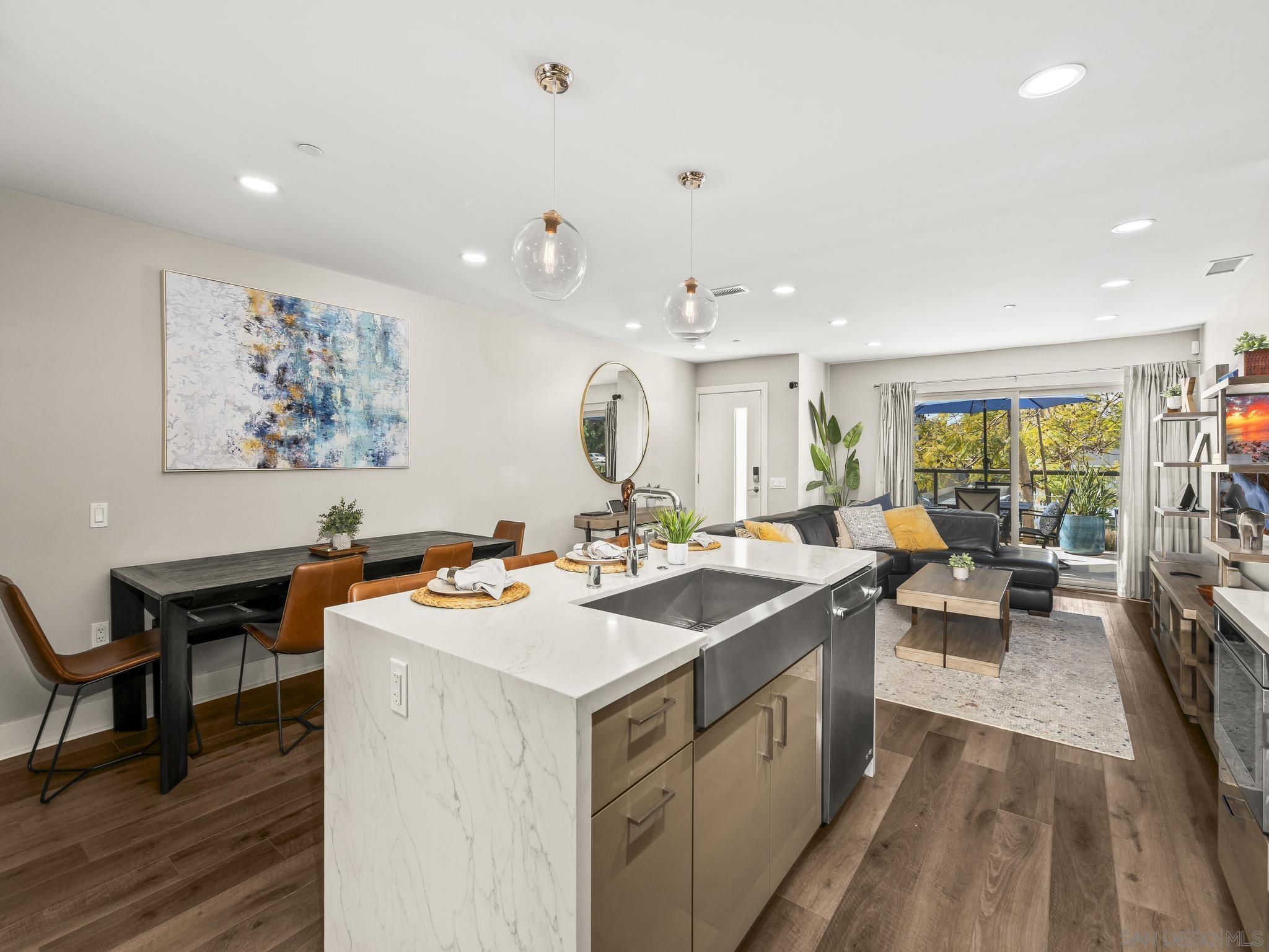 Detail Gallery Image 15 of 35 For 3030  Jarvis St  #2,  San Diego,  CA 92106 - 3 Beds | 3/1 Baths