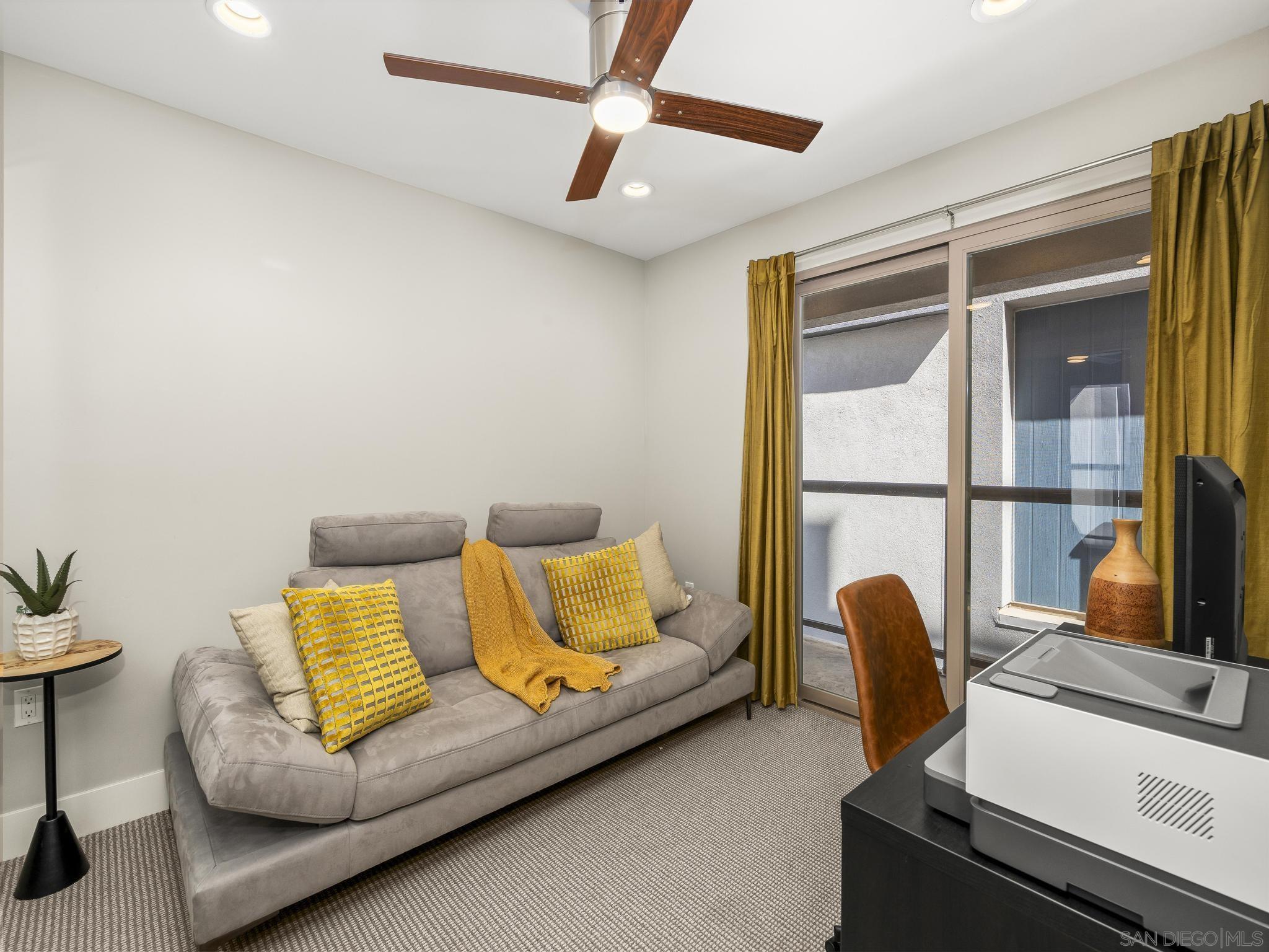 Detail Gallery Image 17 of 35 For 3030  Jarvis St  #2,  San Diego,  CA 92106 - 3 Beds | 3/1 Baths