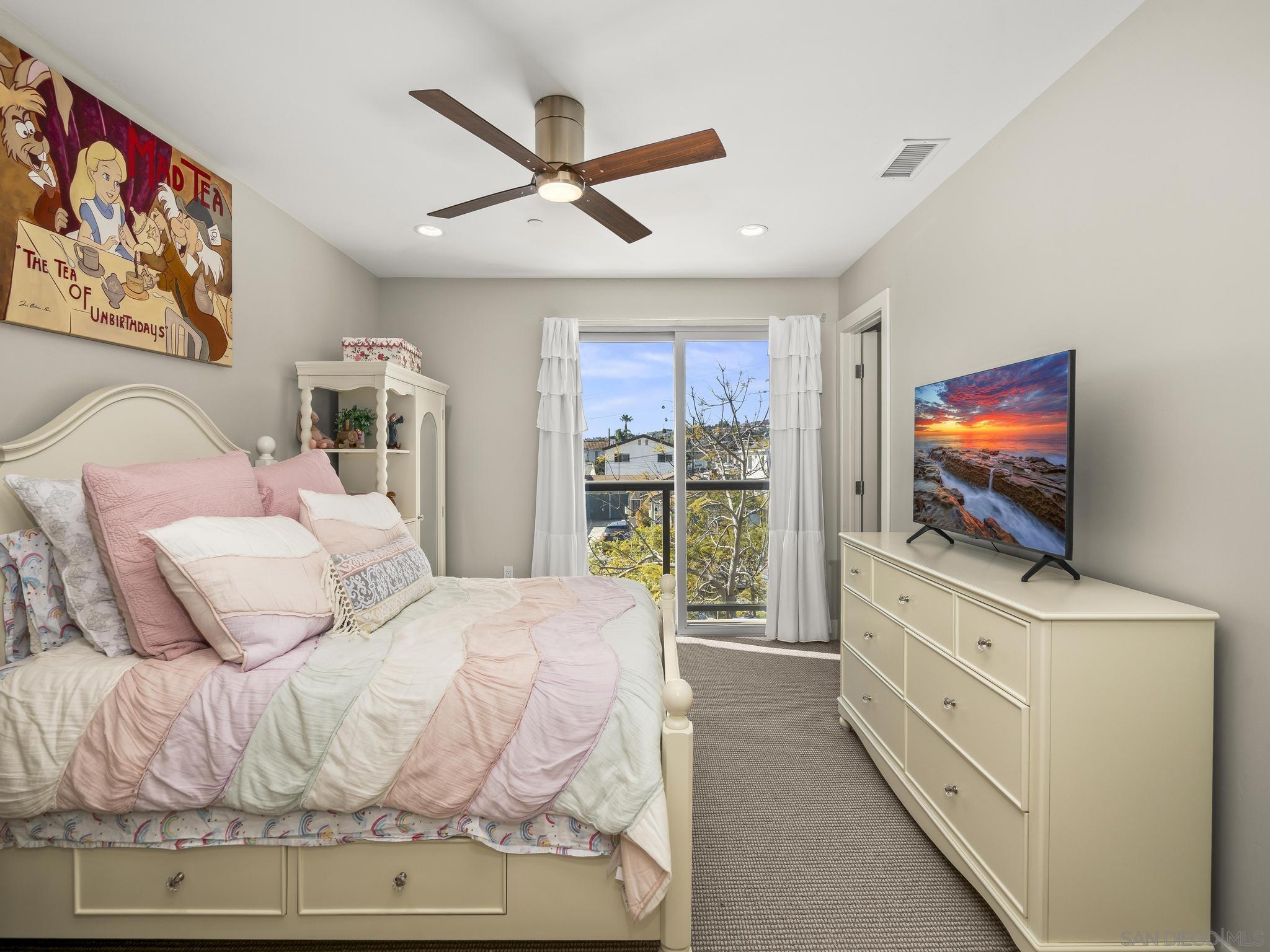 Detail Gallery Image 20 of 35 For 3030  Jarvis St  #2,  San Diego,  CA 92106 - 3 Beds | 3/1 Baths