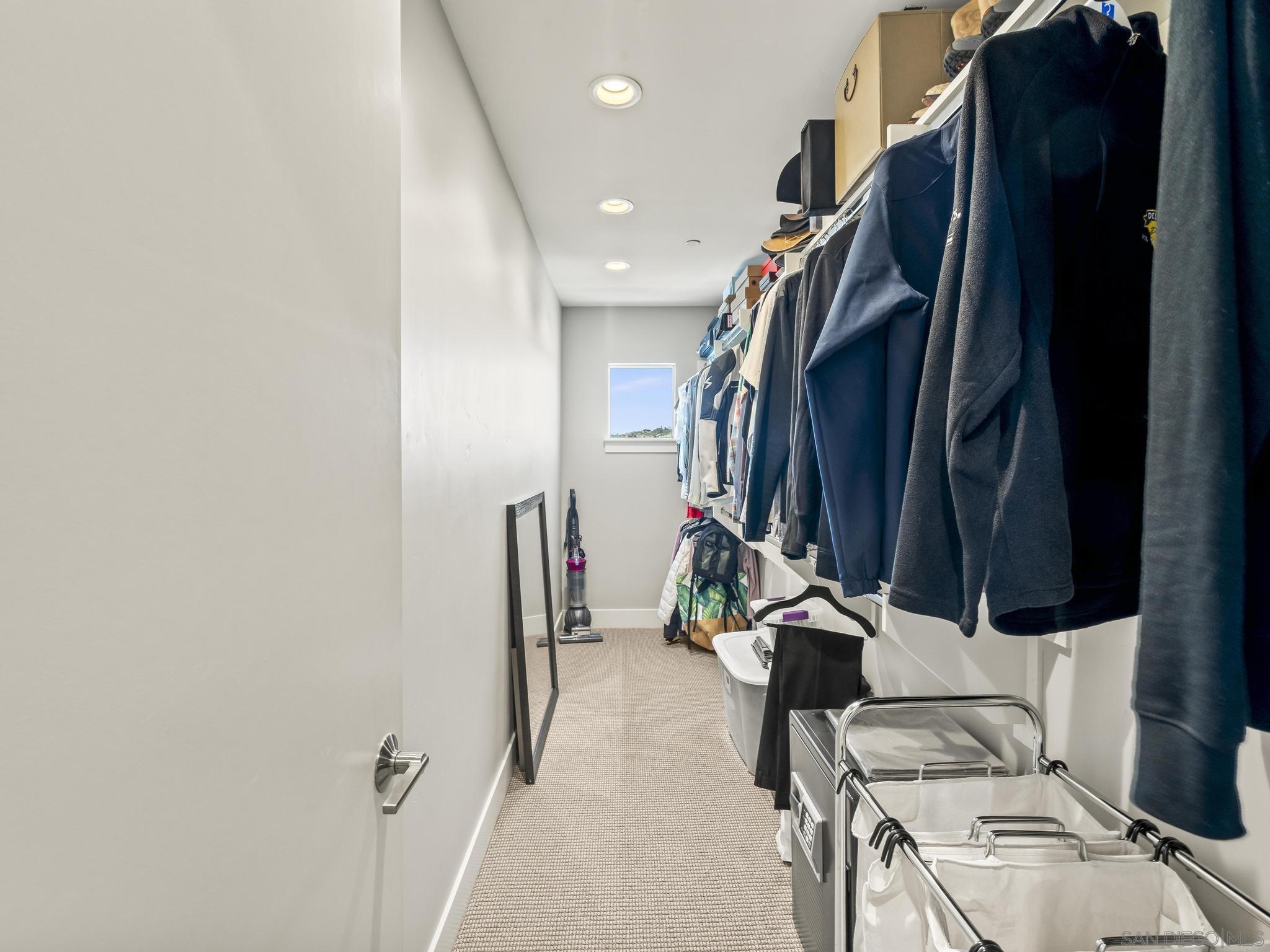 Detail Gallery Image 25 of 35 For 3030  Jarvis St  #2,  San Diego,  CA 92106 - 3 Beds | 3/1 Baths