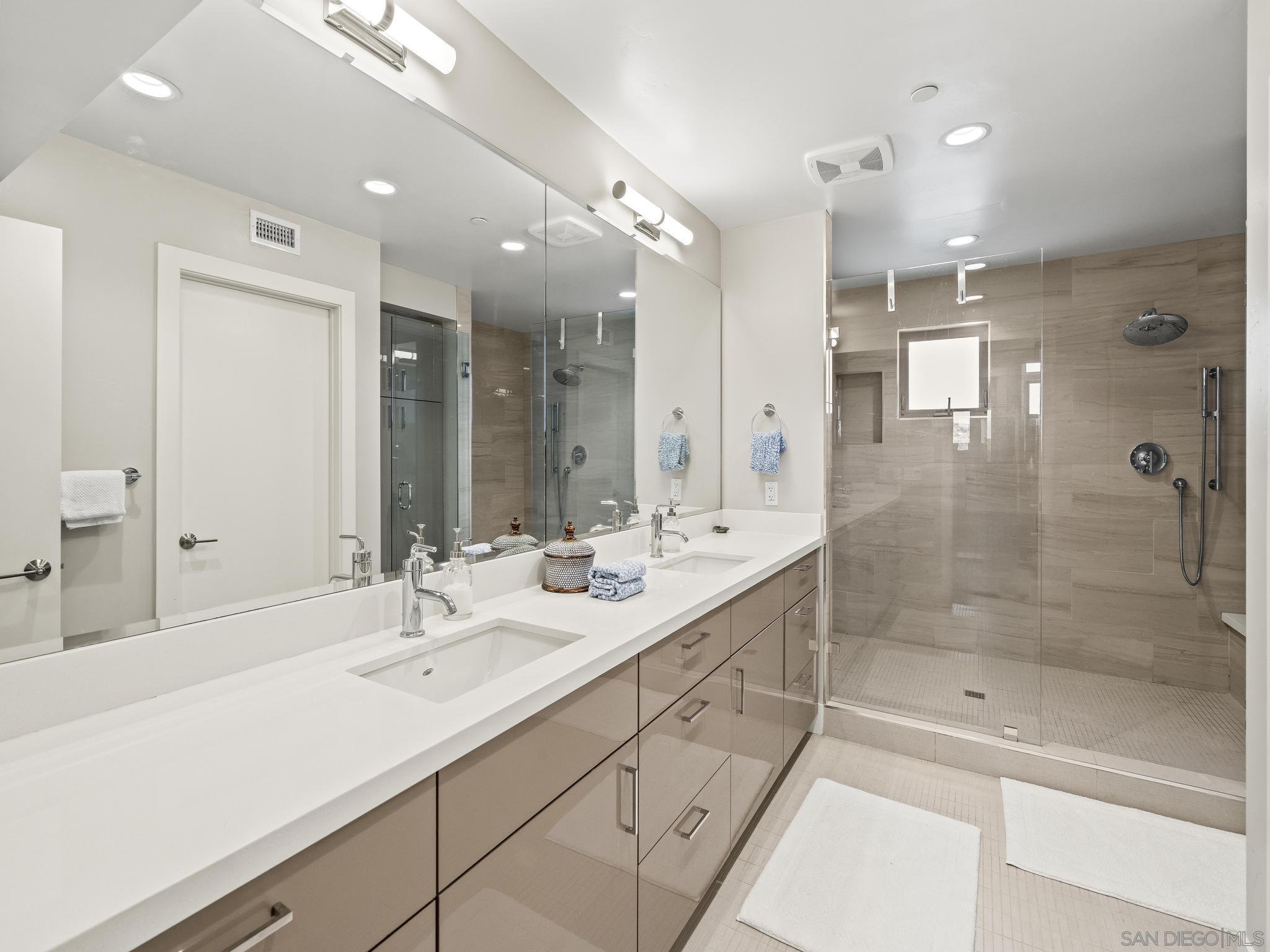 Detail Gallery Image 27 of 35 For 3030  Jarvis St  #2,  San Diego,  CA 92106 - 3 Beds | 3/1 Baths