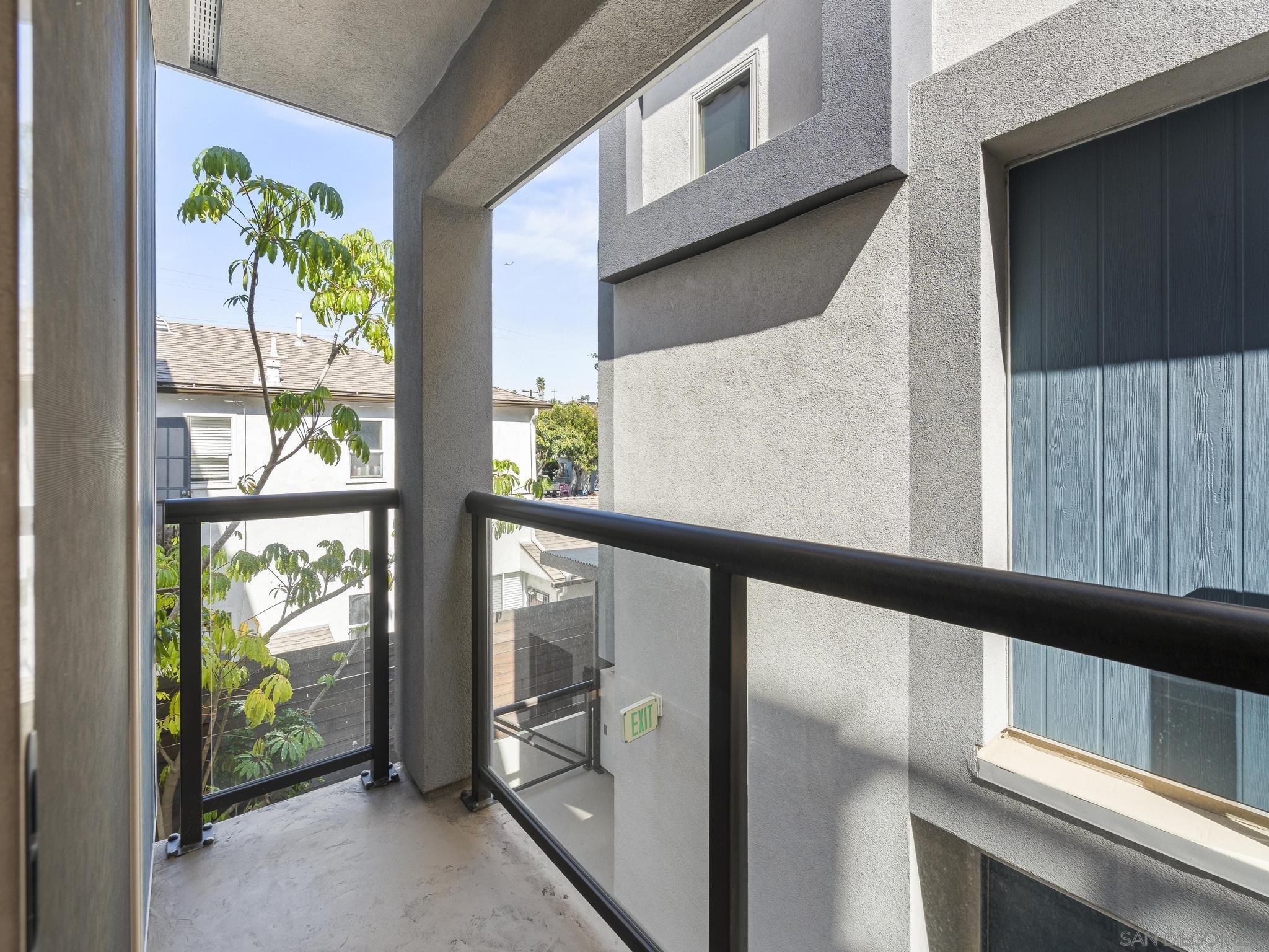Detail Gallery Image 28 of 35 For 3030  Jarvis St  #2,  San Diego,  CA 92106 - 3 Beds | 3/1 Baths