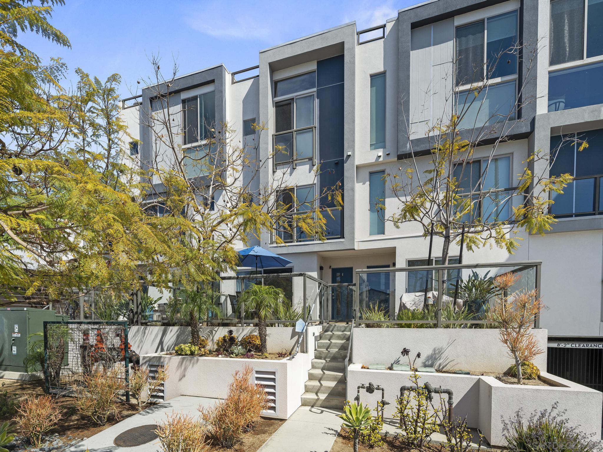 Detail Gallery Image 5 of 35 For 3030  Jarvis St  #2,  San Diego,  CA 92106 - 3 Beds | 3/1 Baths