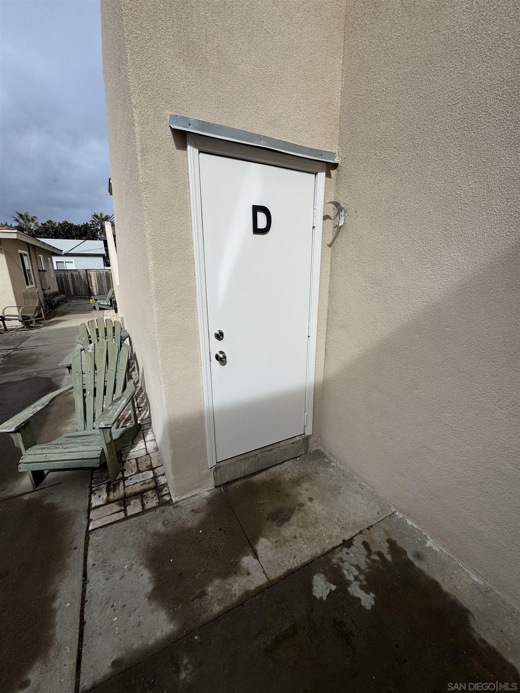 Detail Gallery Image 11 of 14 For 5062.5  Santa Monica Ave  5062.5, San Diego,  CA 92107 - 2 Beds | 1 Baths