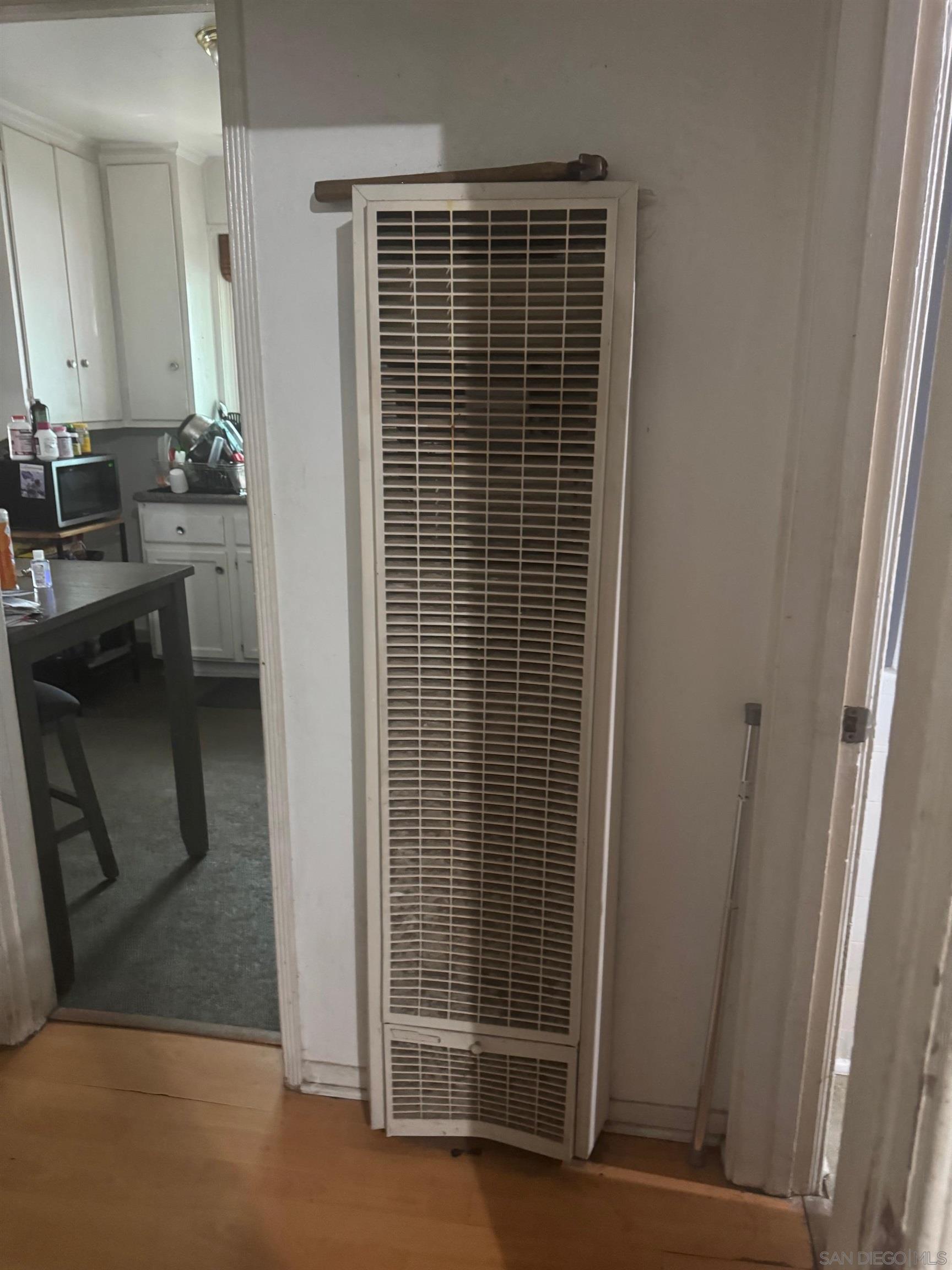 Detail Gallery Image 13 of 45 For 800 W 99th Street, Los Angeles,  CA 90044 - 3 Beds | 1 Baths