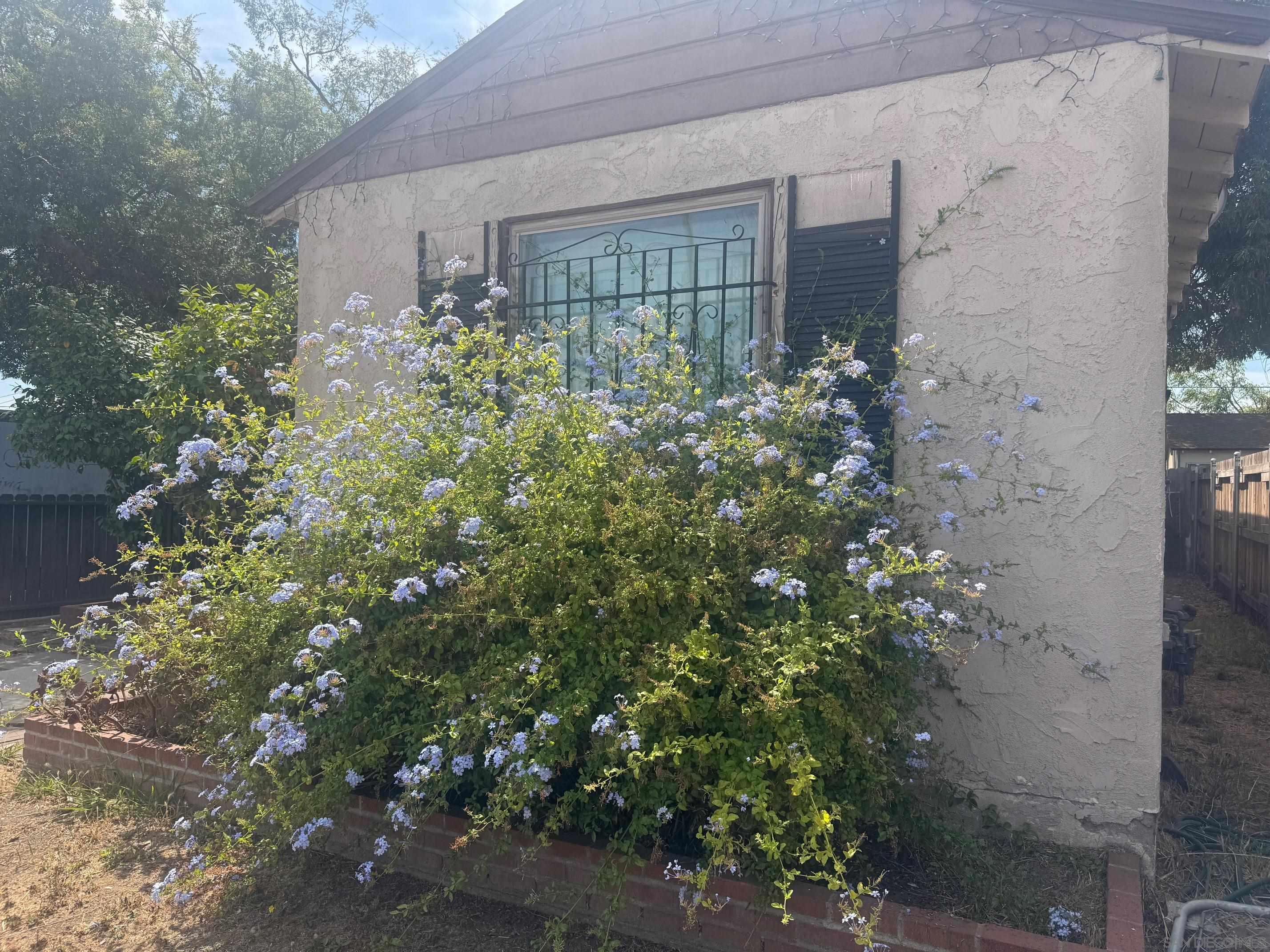 Detail Gallery Image 4 of 45 For 800 W 99th Street, Los Angeles,  CA 90044 - 3 Beds | 1 Baths