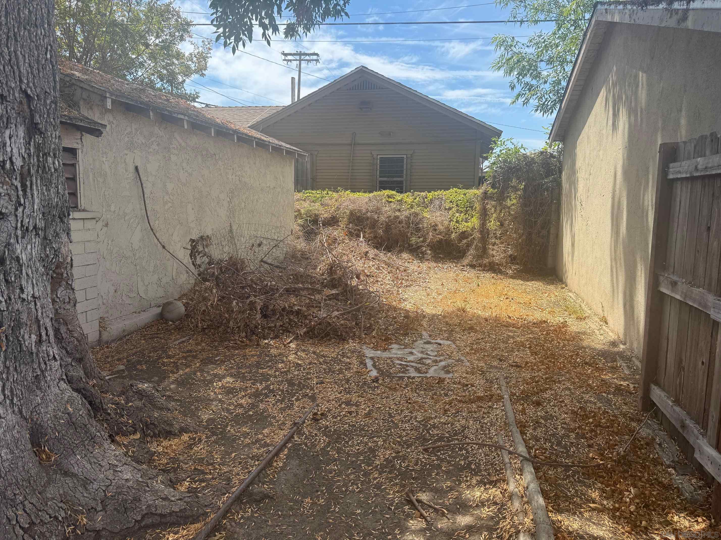 Detail Gallery Image 30 of 45 For 800 W 99th Street, Los Angeles,  CA 90044 - 3 Beds | 1 Baths