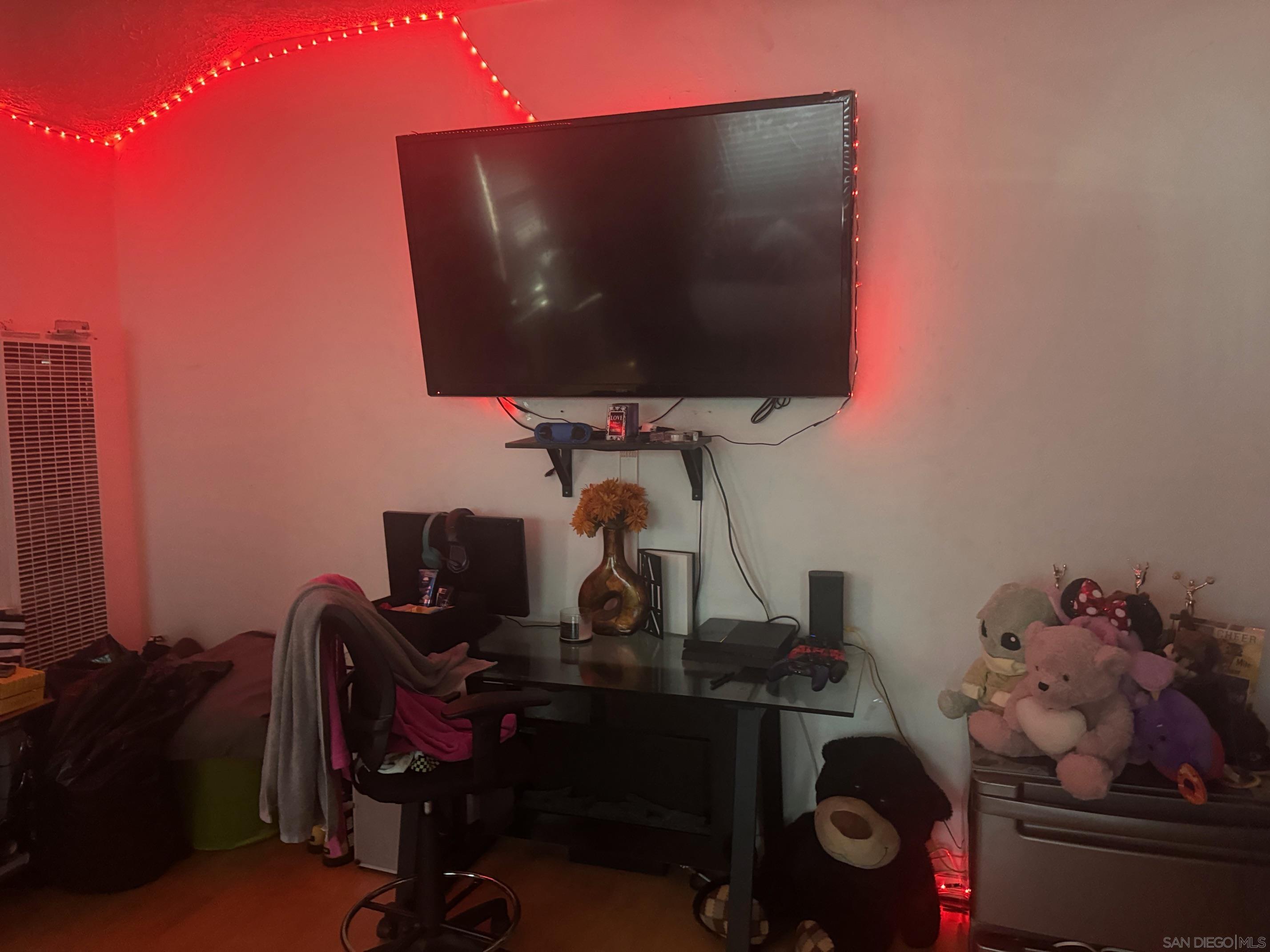 Detail Gallery Image 8 of 45 For 800 W 99th Street, Los Angeles,  CA 90044 - 3 Beds | 1 Baths