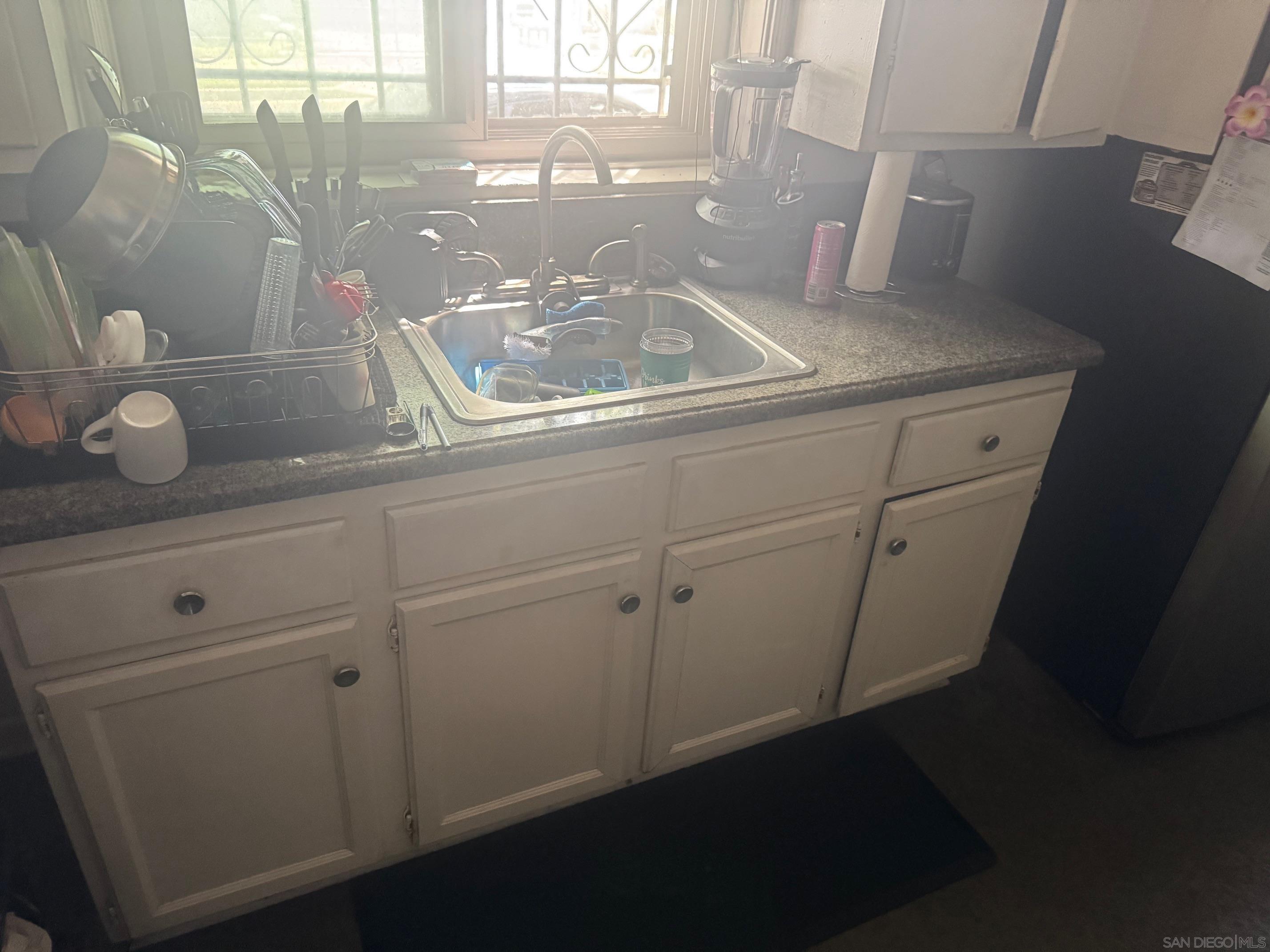 Detail Gallery Image 9 of 45 For 800 W 99th Street, Los Angeles,  CA 90044 - 3 Beds | 1 Baths