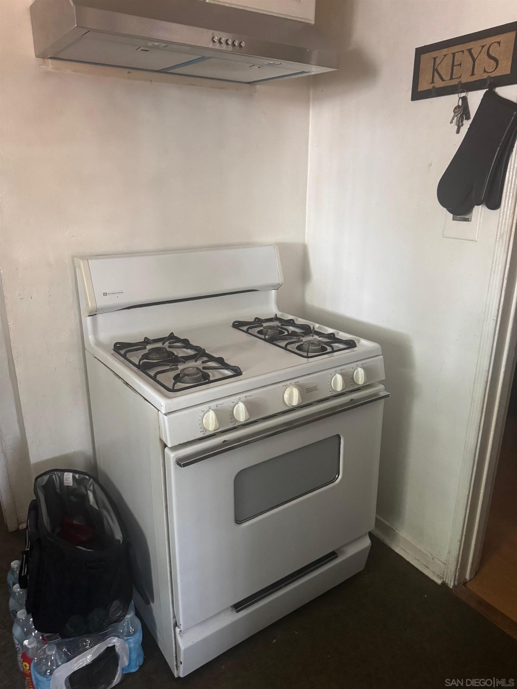 Detail Gallery Image 10 of 45 For 800 W 99th Street, Los Angeles,  CA 90044 - 3 Beds | 1 Baths