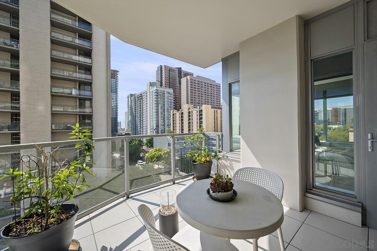 Detail Gallery Image 3 of 41 For 1441  9th Avenue  #607,  San Diego,  CA 92101 - 2 Beds | 2 Baths