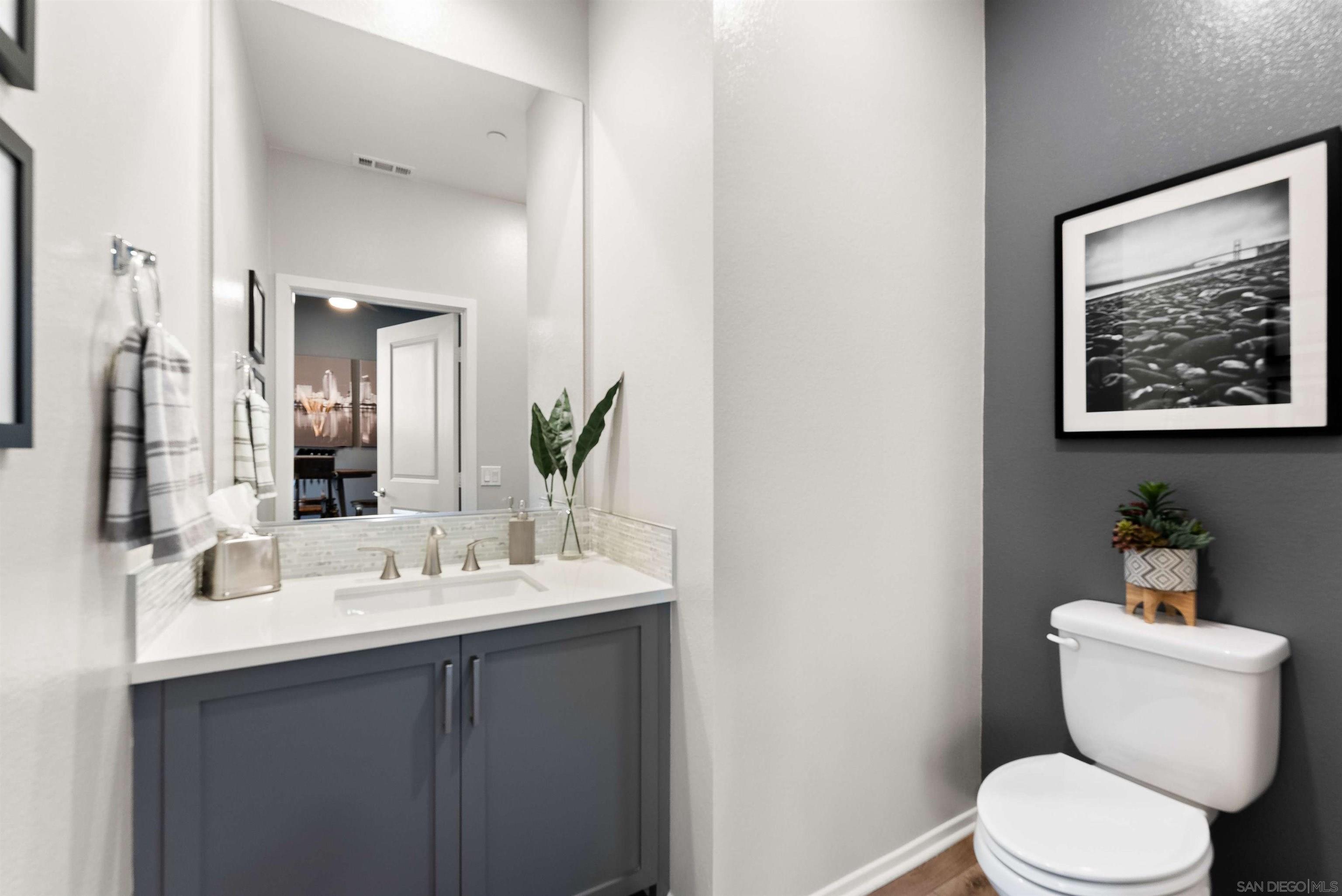 Detail Gallery Image 17 of 40 For 1291  via Lucero, Oceanside,  CA 92056 - 3 Beds | 4 Baths