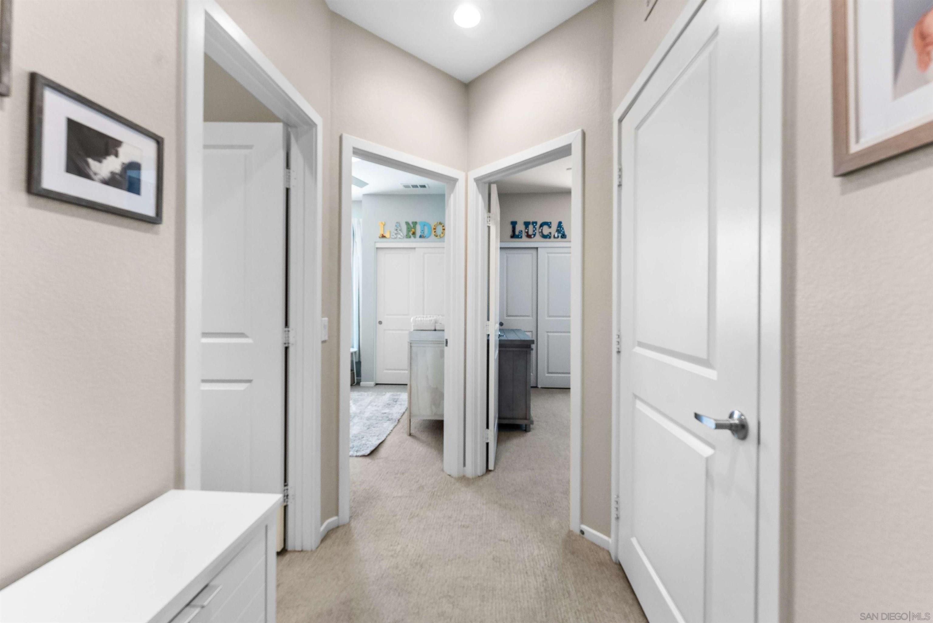 Detail Gallery Image 19 of 40 For 1291  via Lucero, Oceanside,  CA 92056 - 3 Beds | 4 Baths