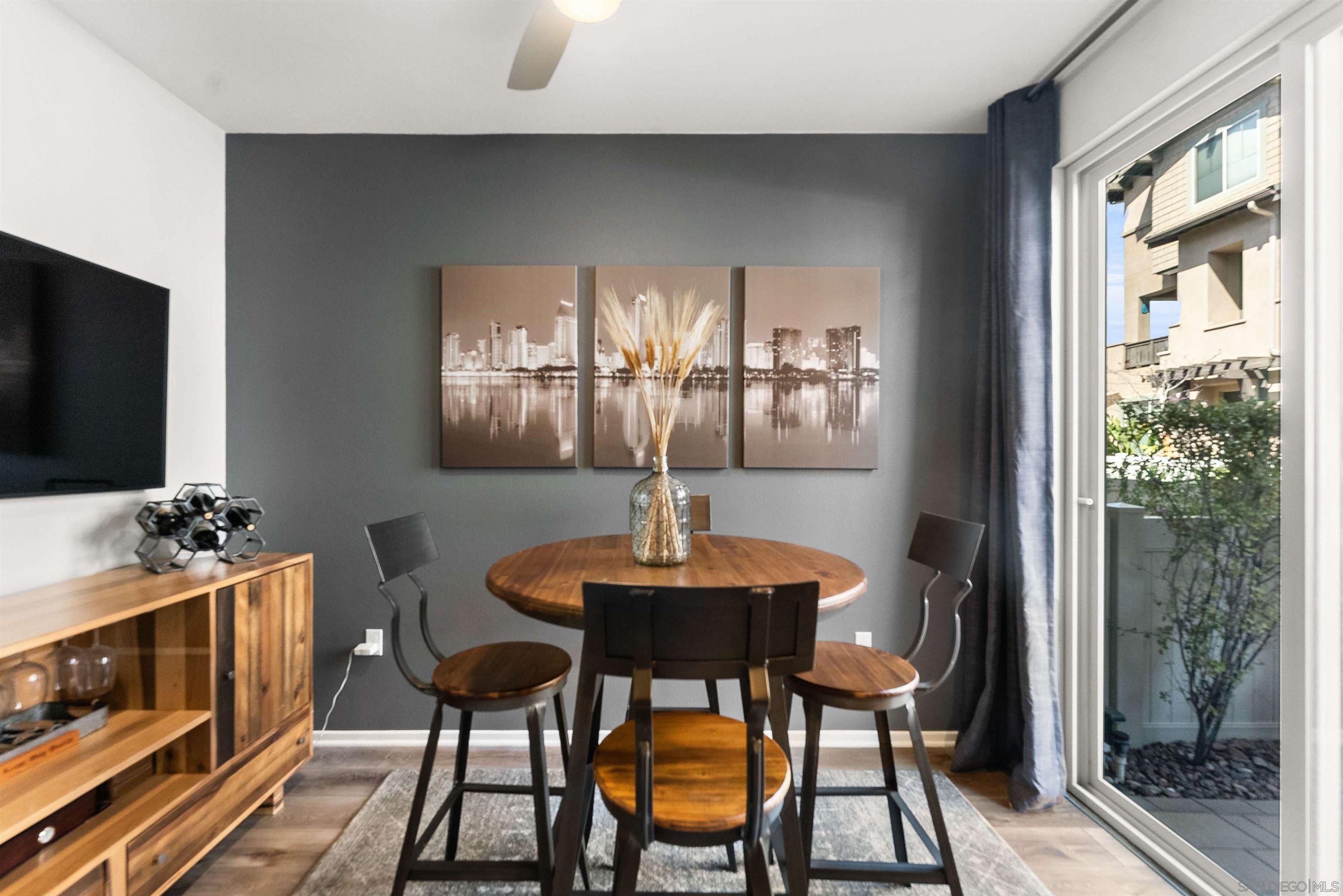 Detail Gallery Image 10 of 40 For 1291  via Lucero, Oceanside,  CA 92056 - 3 Beds | 4 Baths