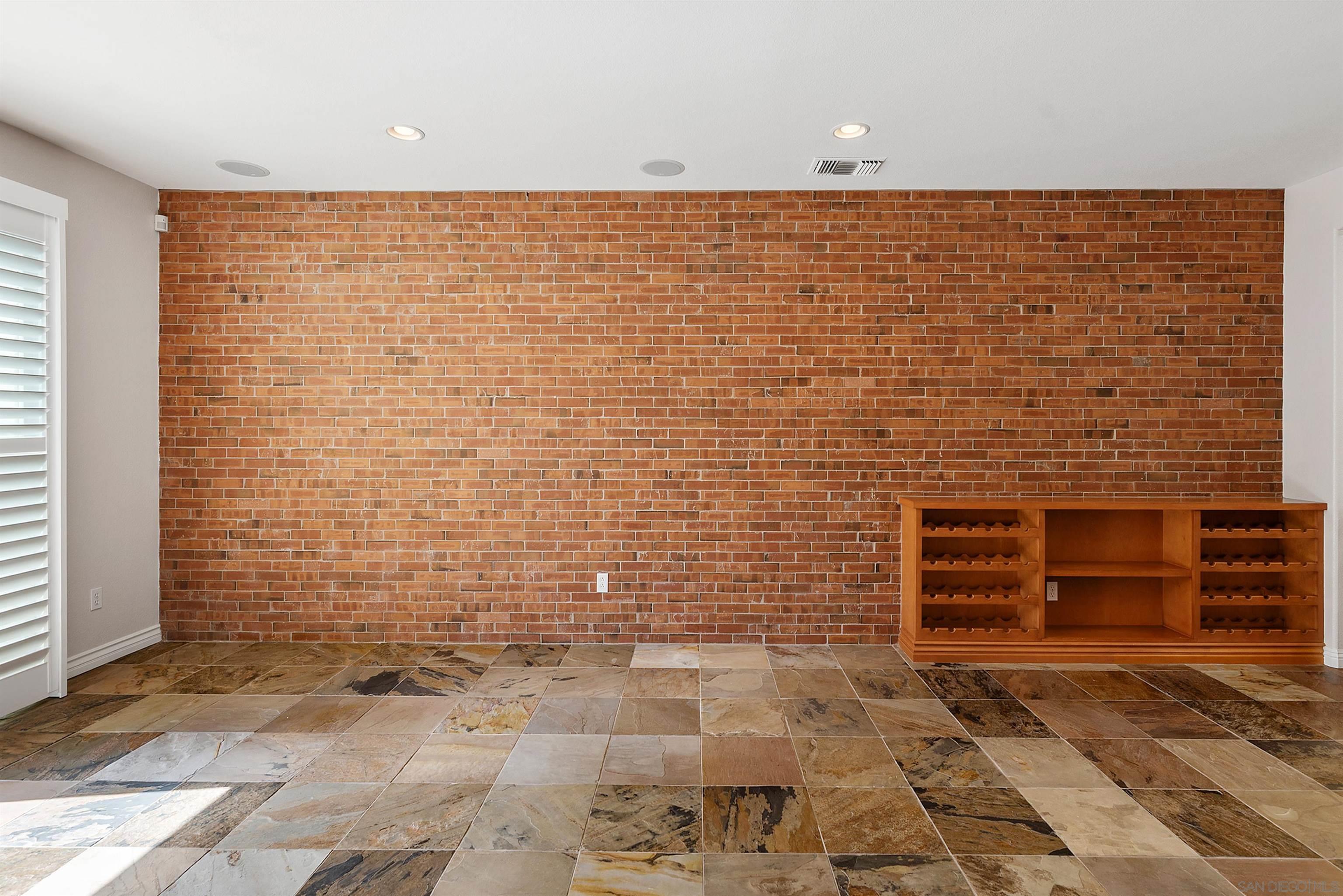 Detail Gallery Image 14 of 47 For 10556  Debreceni Way  9, San Diego,  CA 92127 - 2 Beds | 2/1 Baths