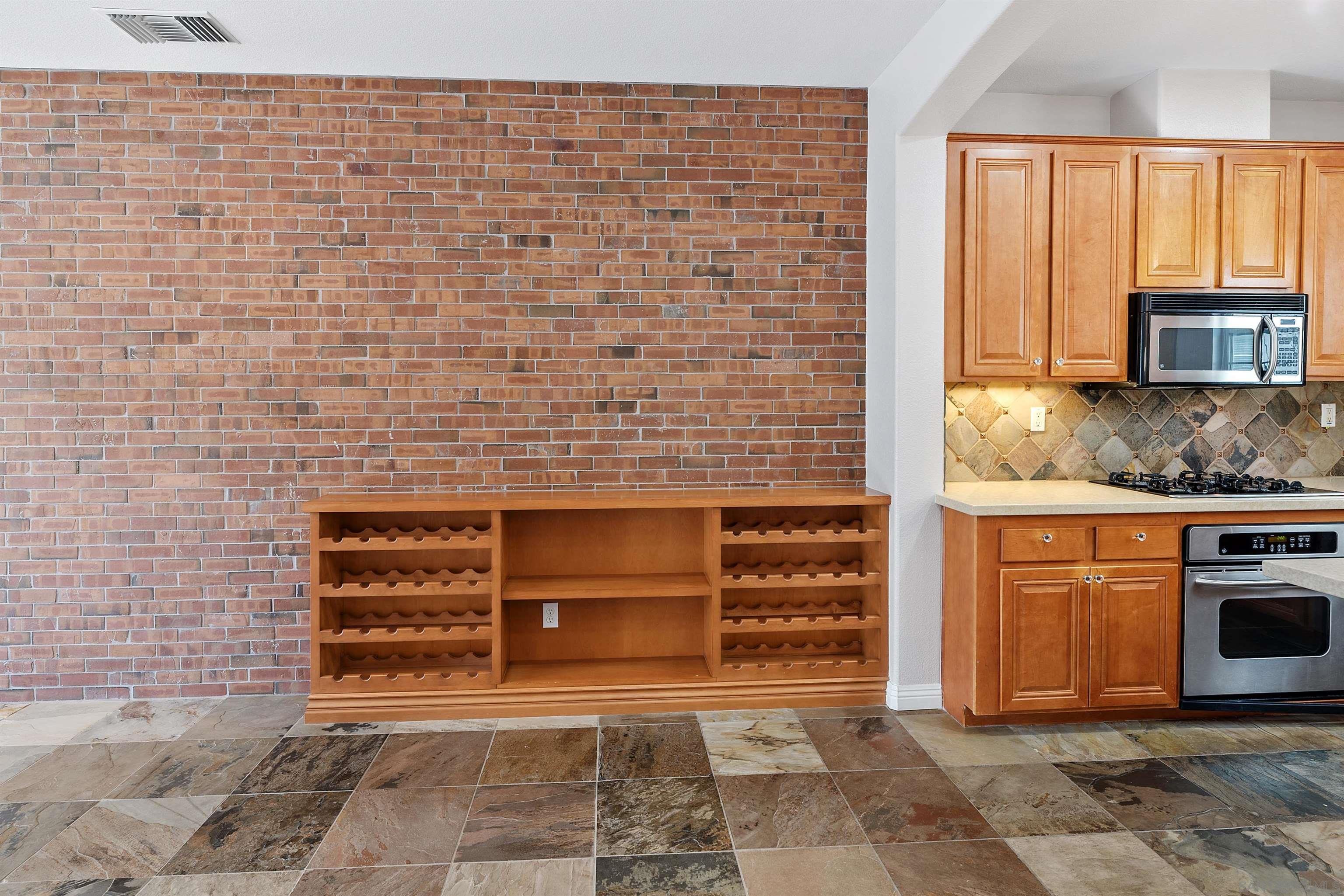 Detail Gallery Image 18 of 47 For 10556  Debreceni Way  9, San Diego,  CA 92127 - 2 Beds | 2/1 Baths