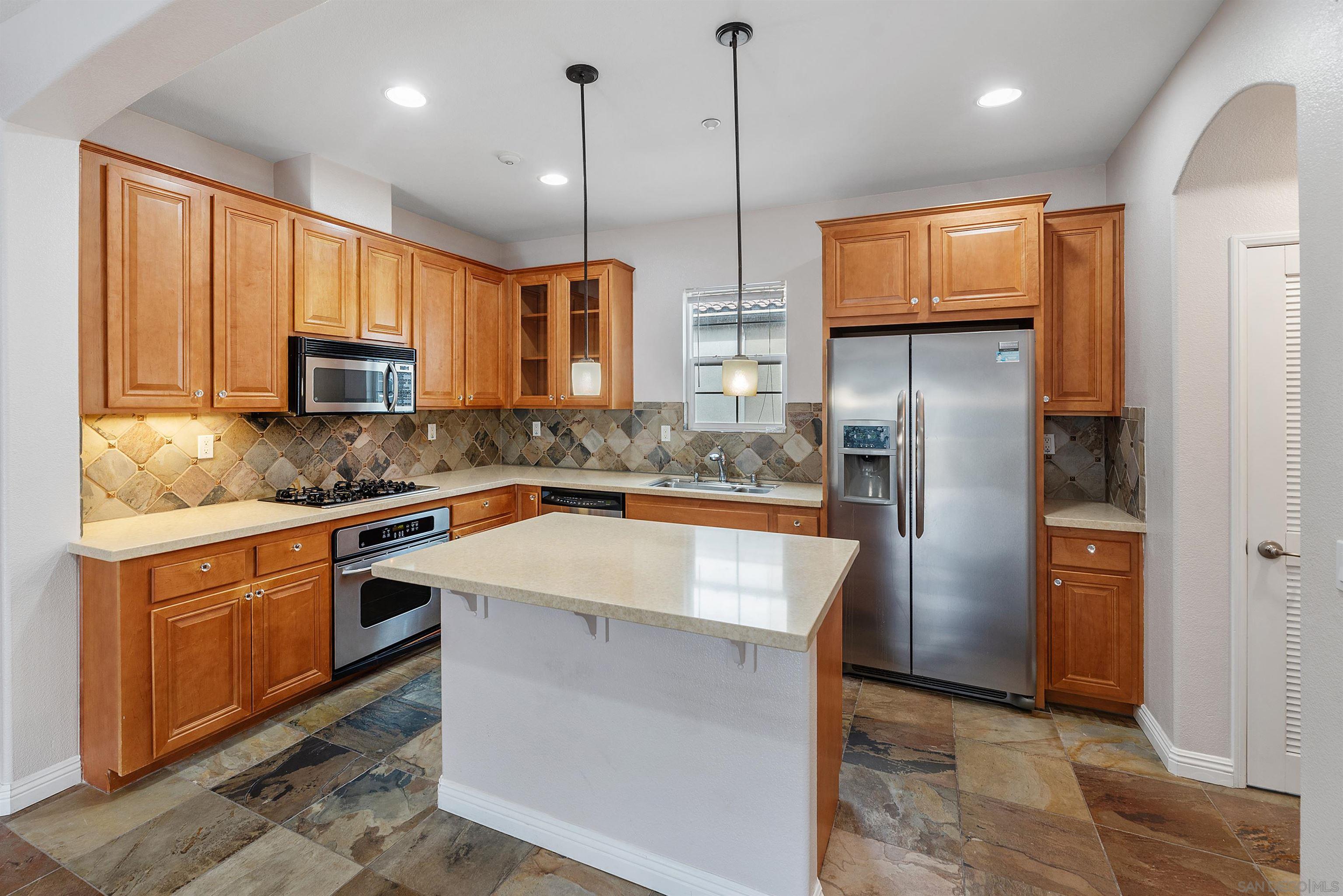 Detail Gallery Image 19 of 47 For 10556  Debreceni Way  9, San Diego,  CA 92127 - 2 Beds | 2/1 Baths