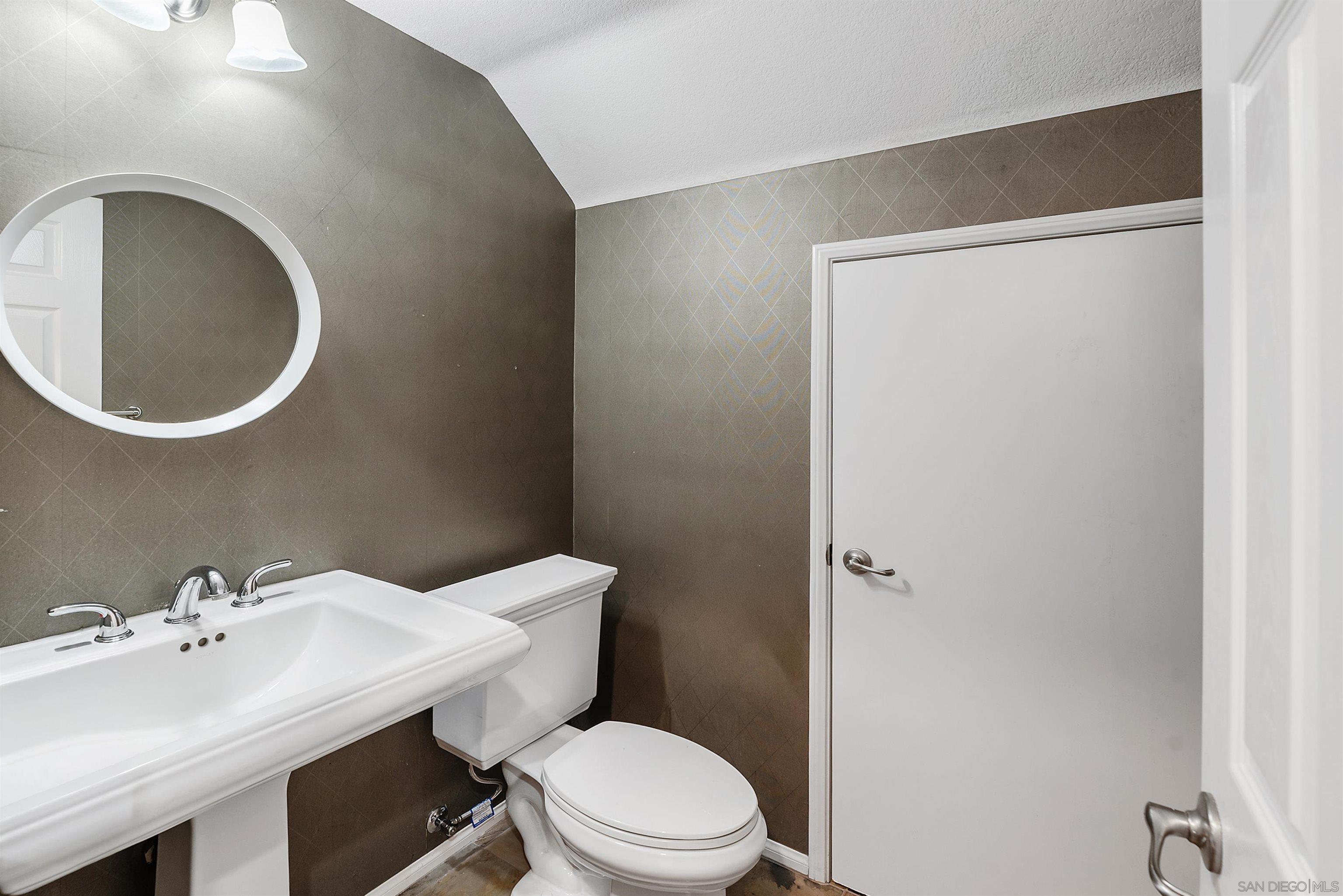 Detail Gallery Image 22 of 47 For 10556  Debreceni Way  9, San Diego,  CA 92127 - 2 Beds | 2/1 Baths